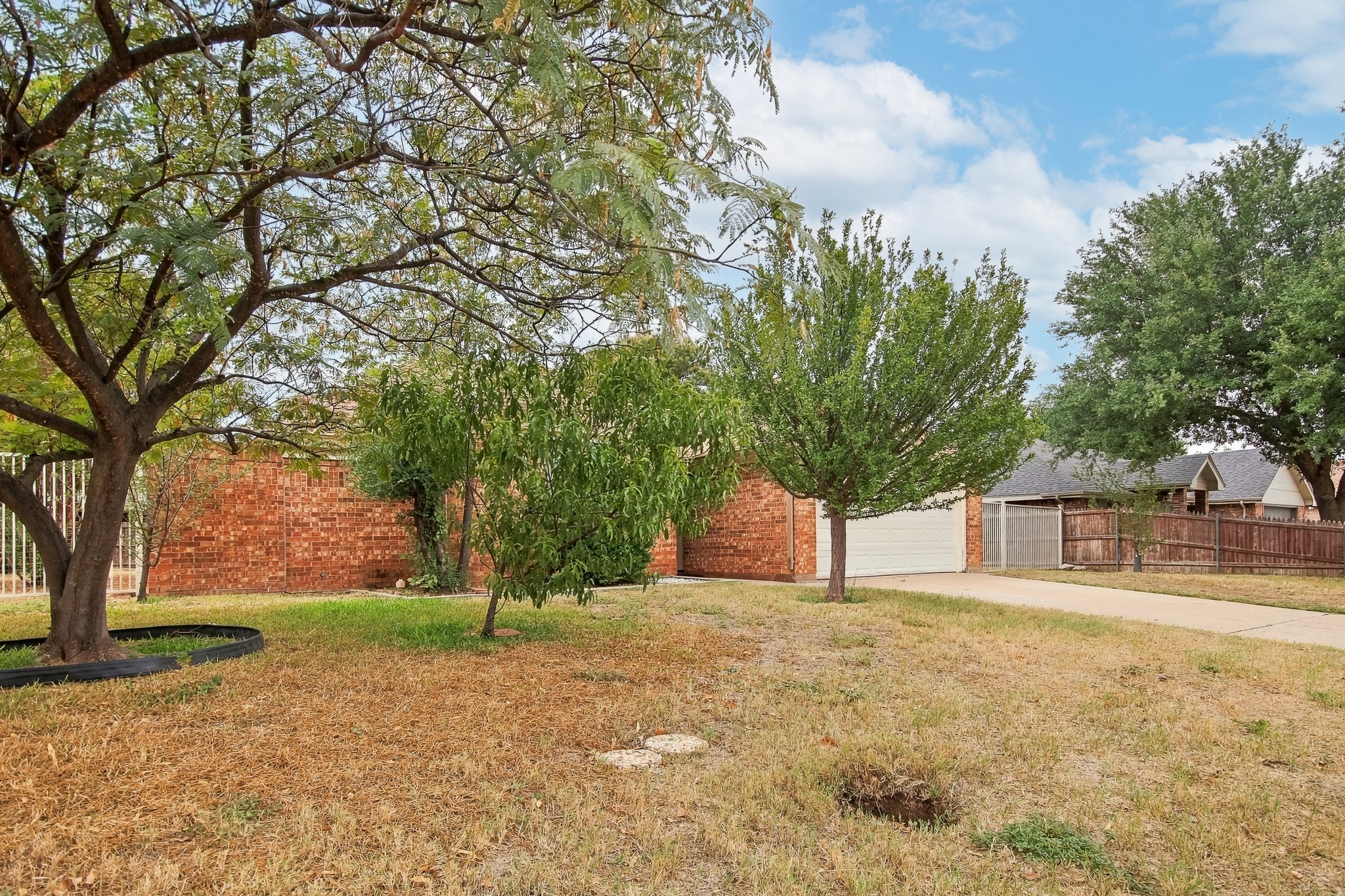 1634 Morrow Lane — photo