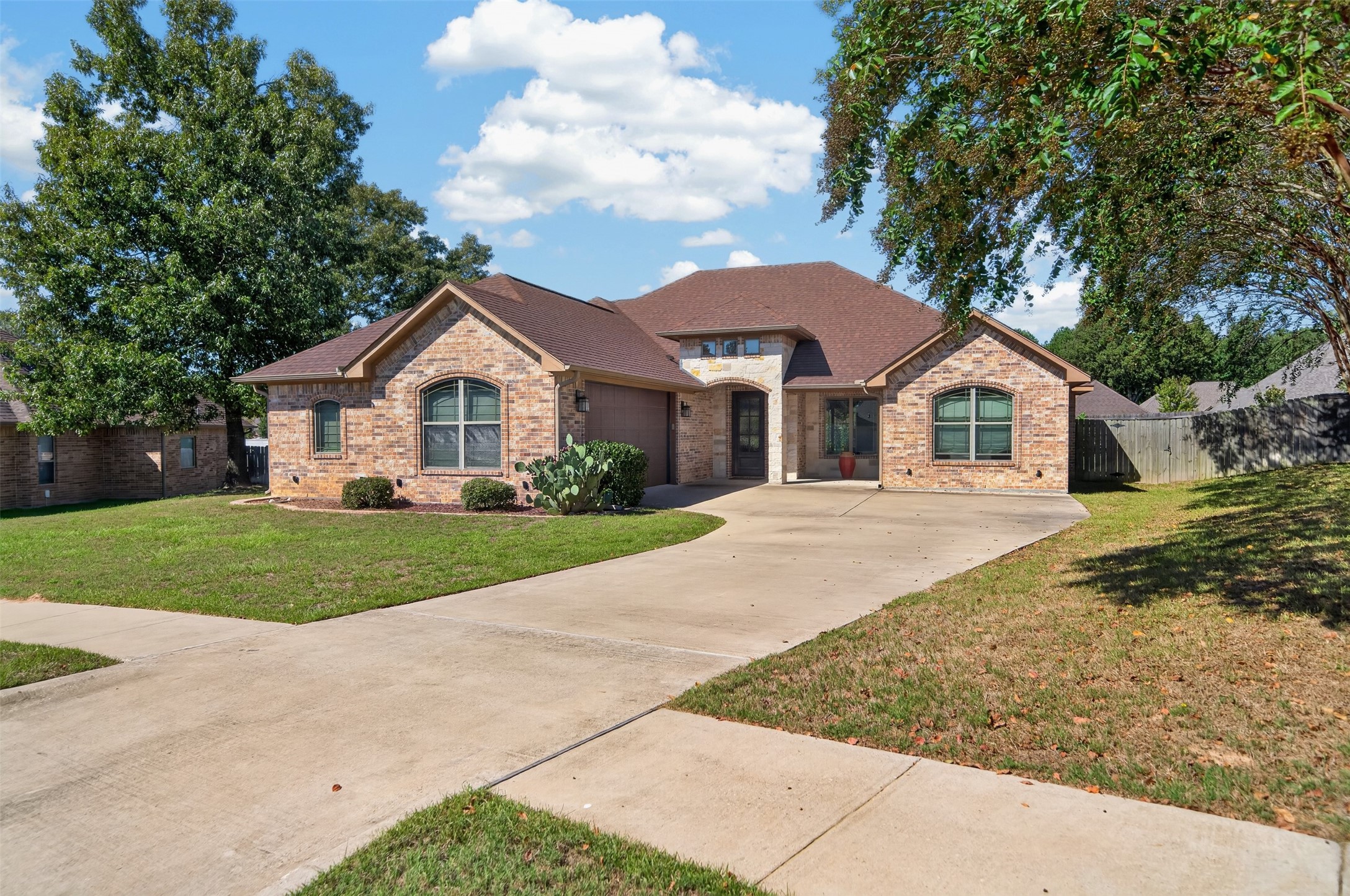 4008 Chapel Ridge — photo