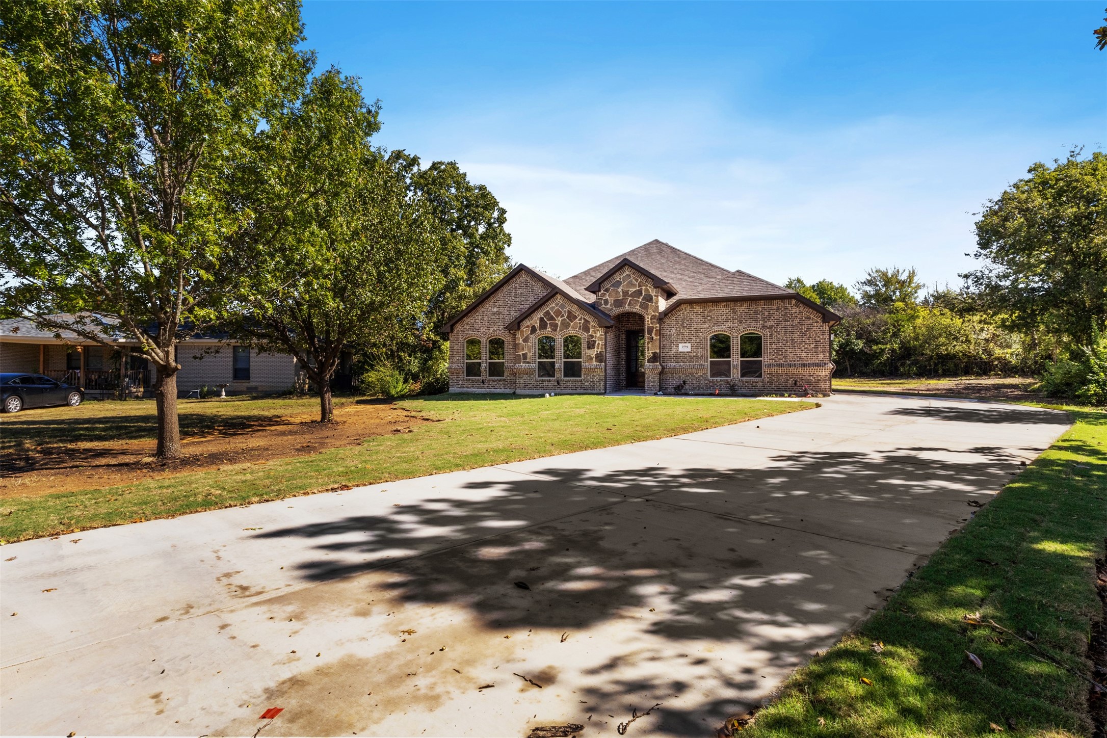 1594 E Springcrest Circle, Lancaster, TX 75134 — photo 2