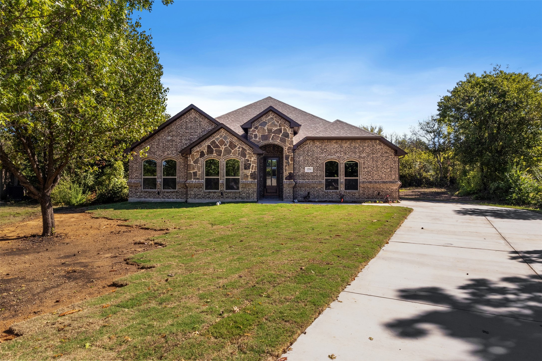 1594 E Springcrest Circle, Lancaster, TX 75134 — photo 3