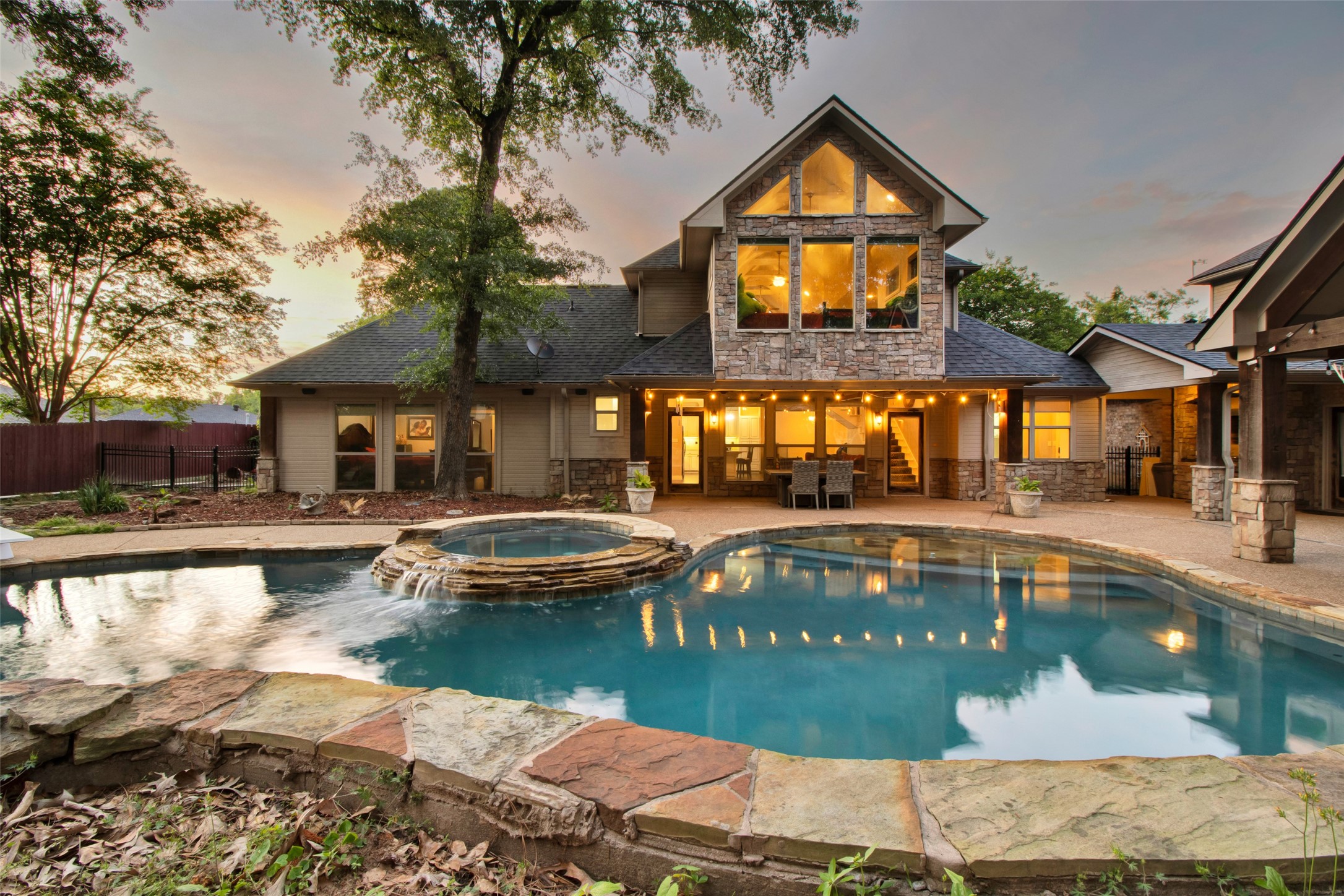 3815 Holly Ridge Drive Guest House — photo