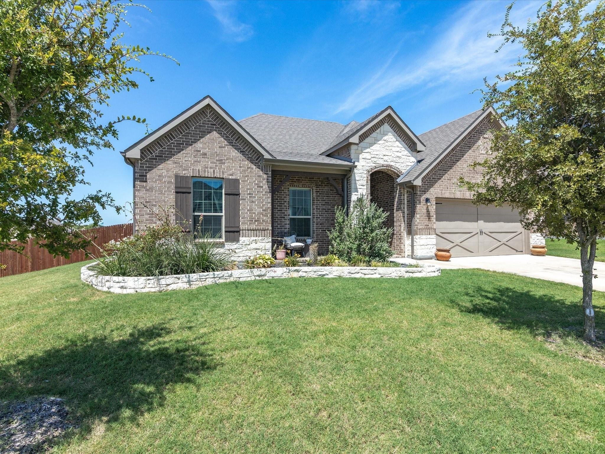 5621 Clara Court — photo