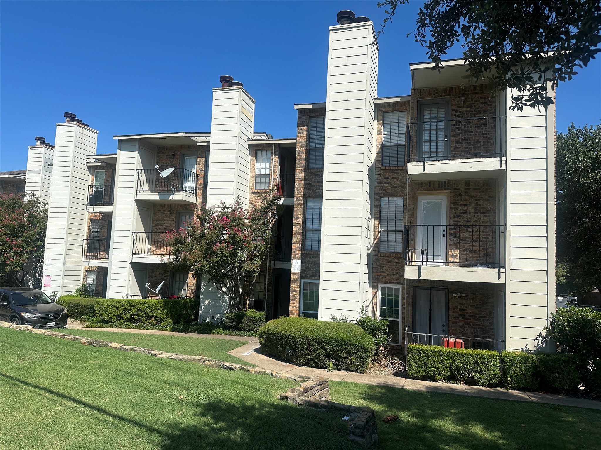 7621 Mccallum Boulevard Unit 108 — photo