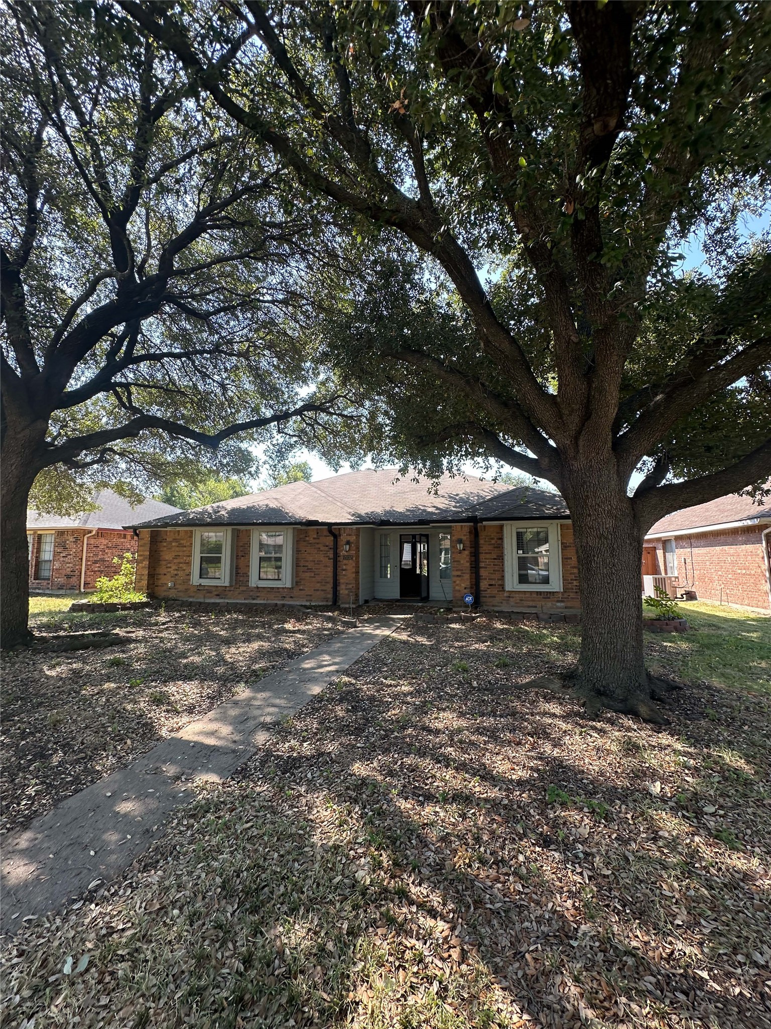 2032 Lansdown Drive — photo