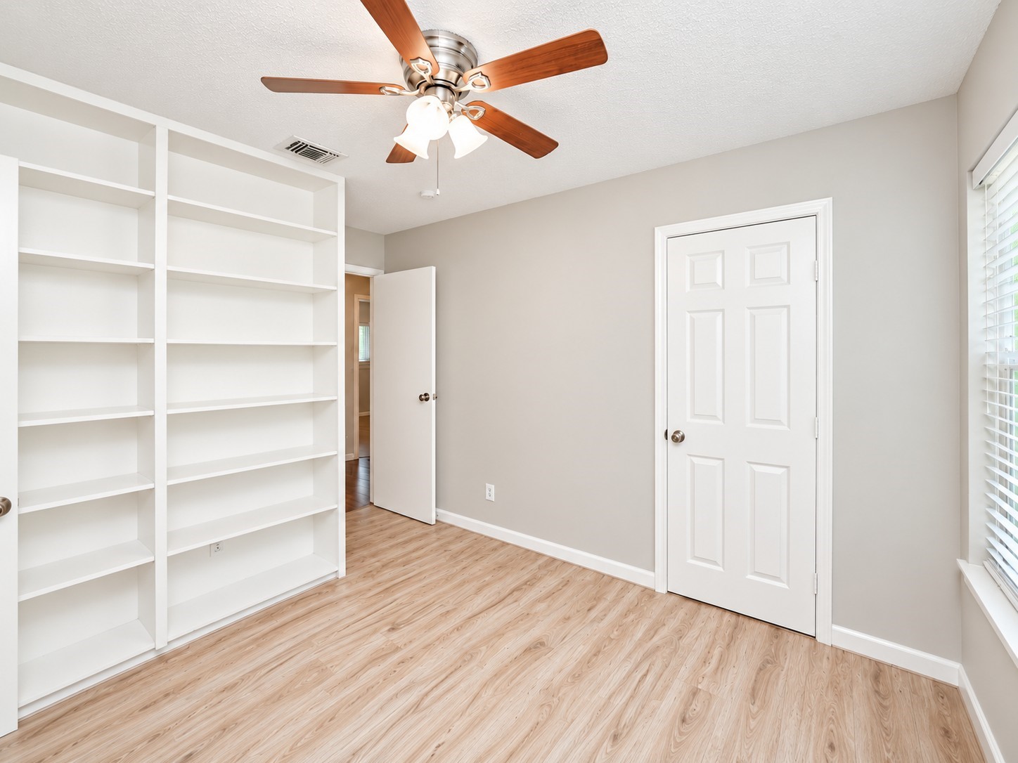 302 Rosemary, Euless, TX 76039 — photo 2