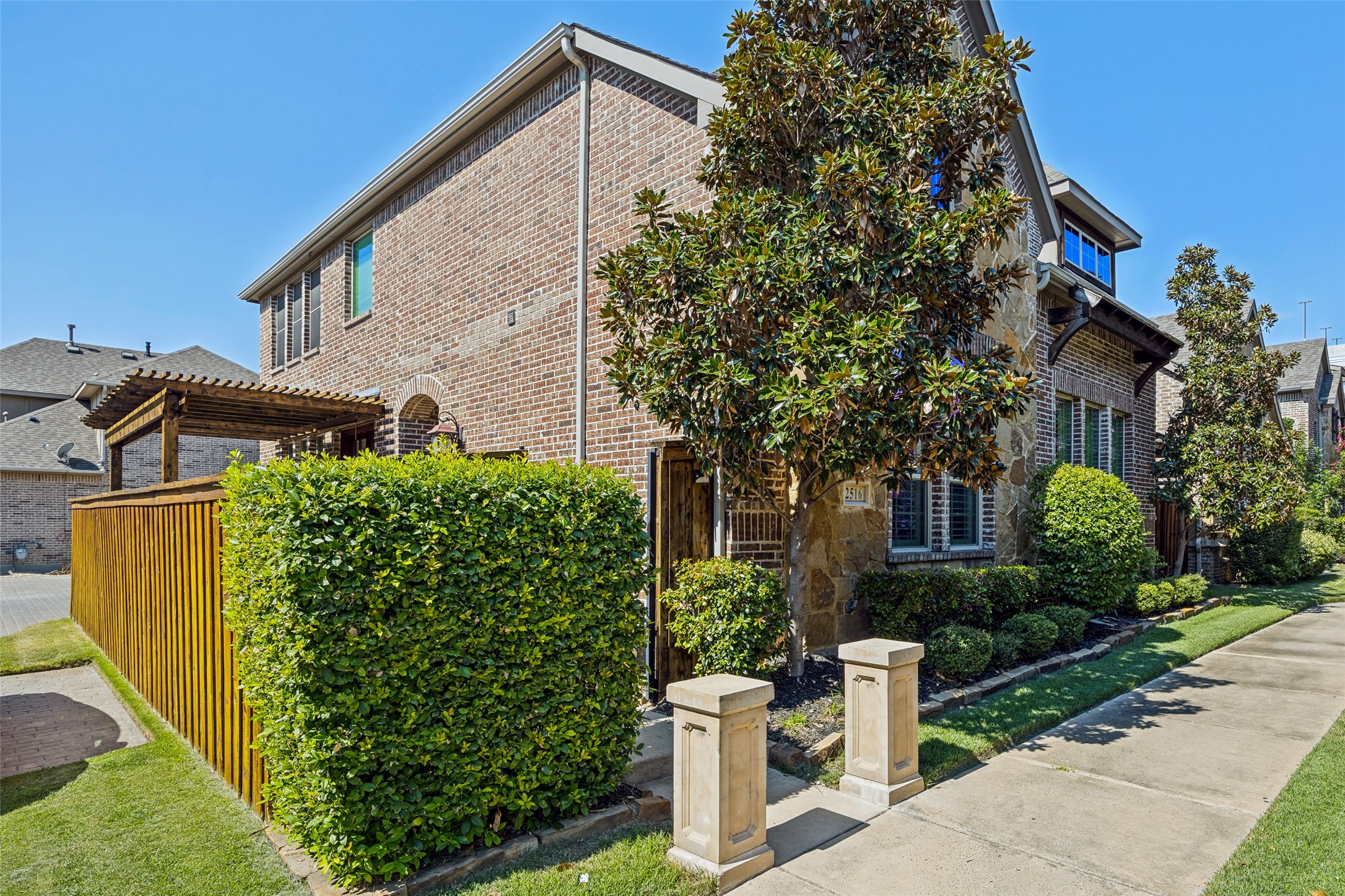 2516 Bill Moses Parkway — photo