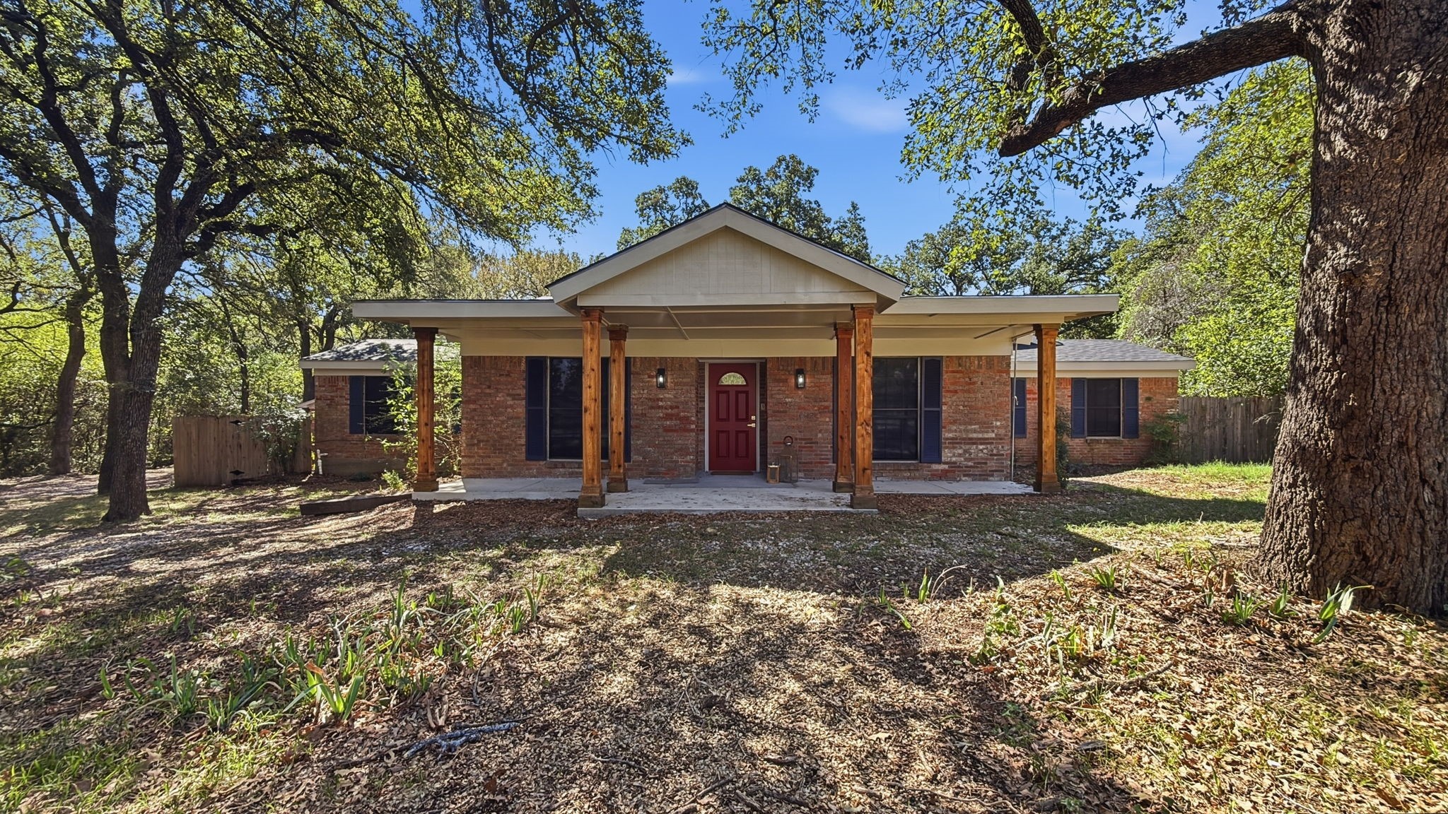 1004 Lakeview Drive — photo