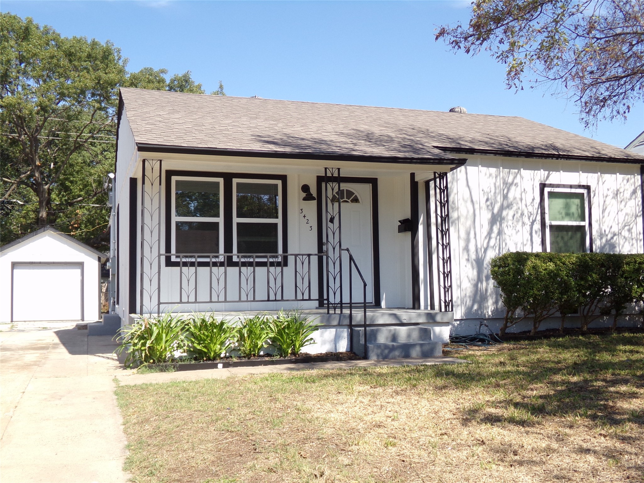 3423 Texas Drive — photo