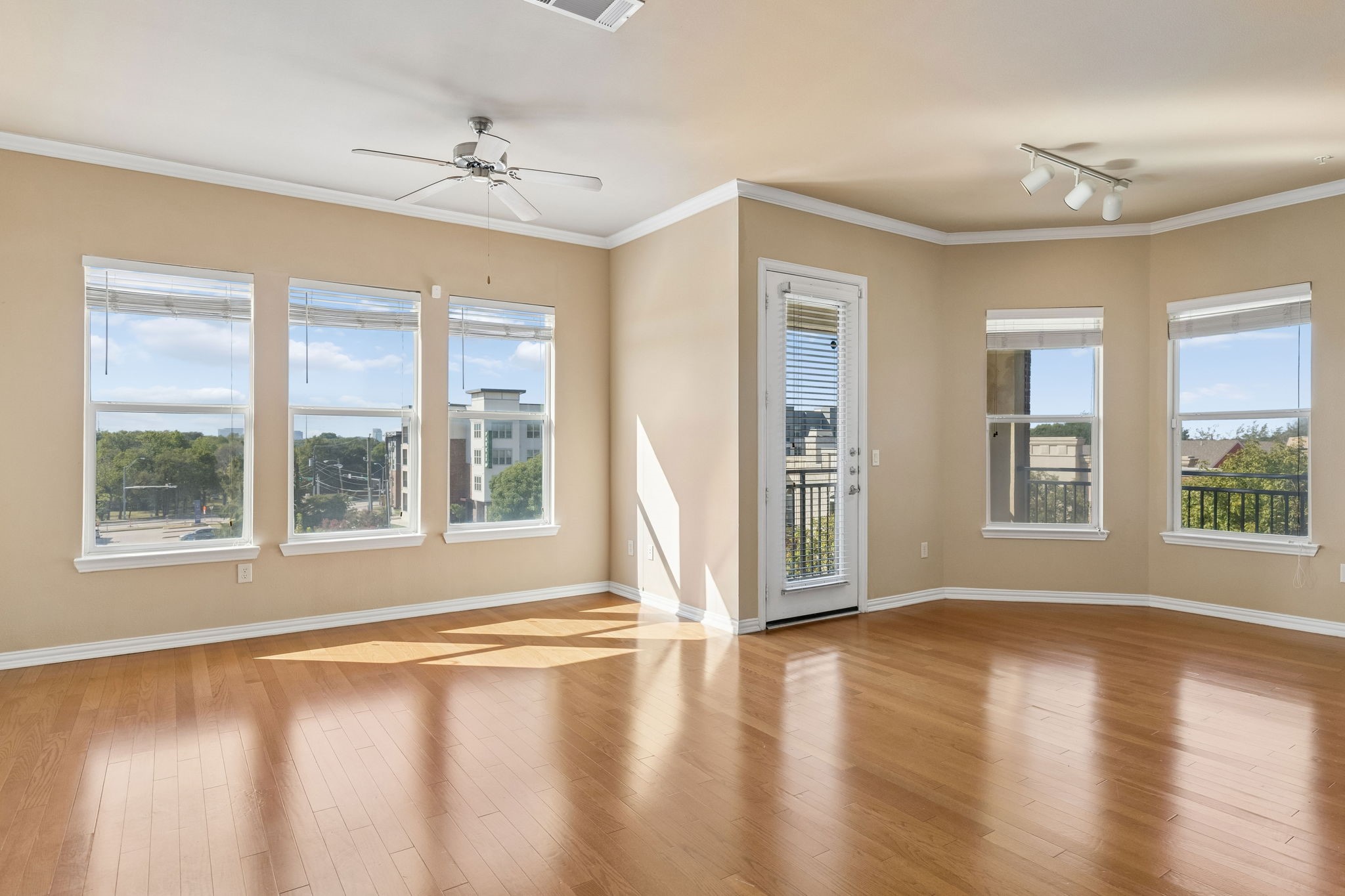 800 E 15th Street Unit 201 — photo