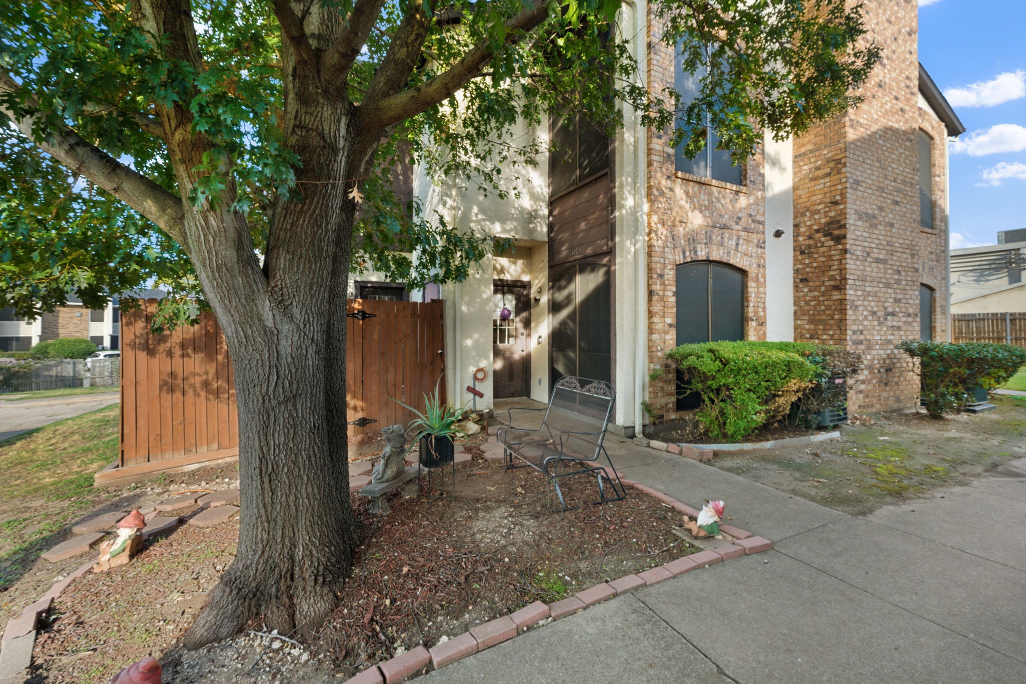 611 Oriole Boulevard Unit 1001 — photo