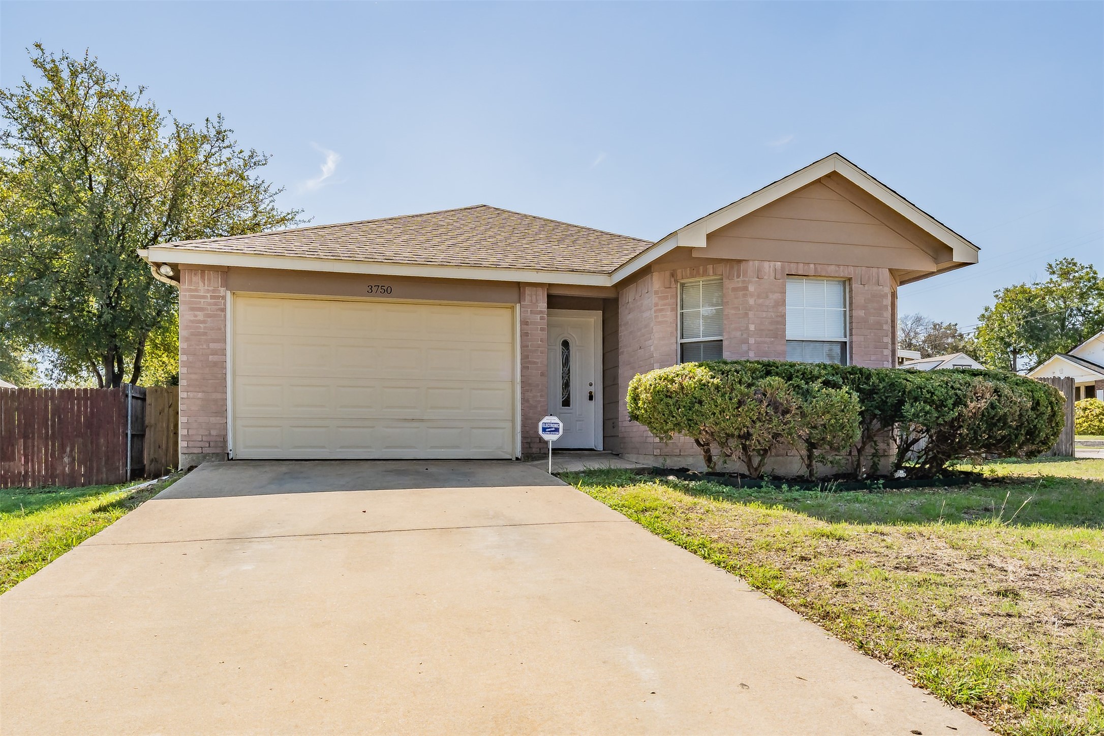 3750 Meadowbrook Drive — photo