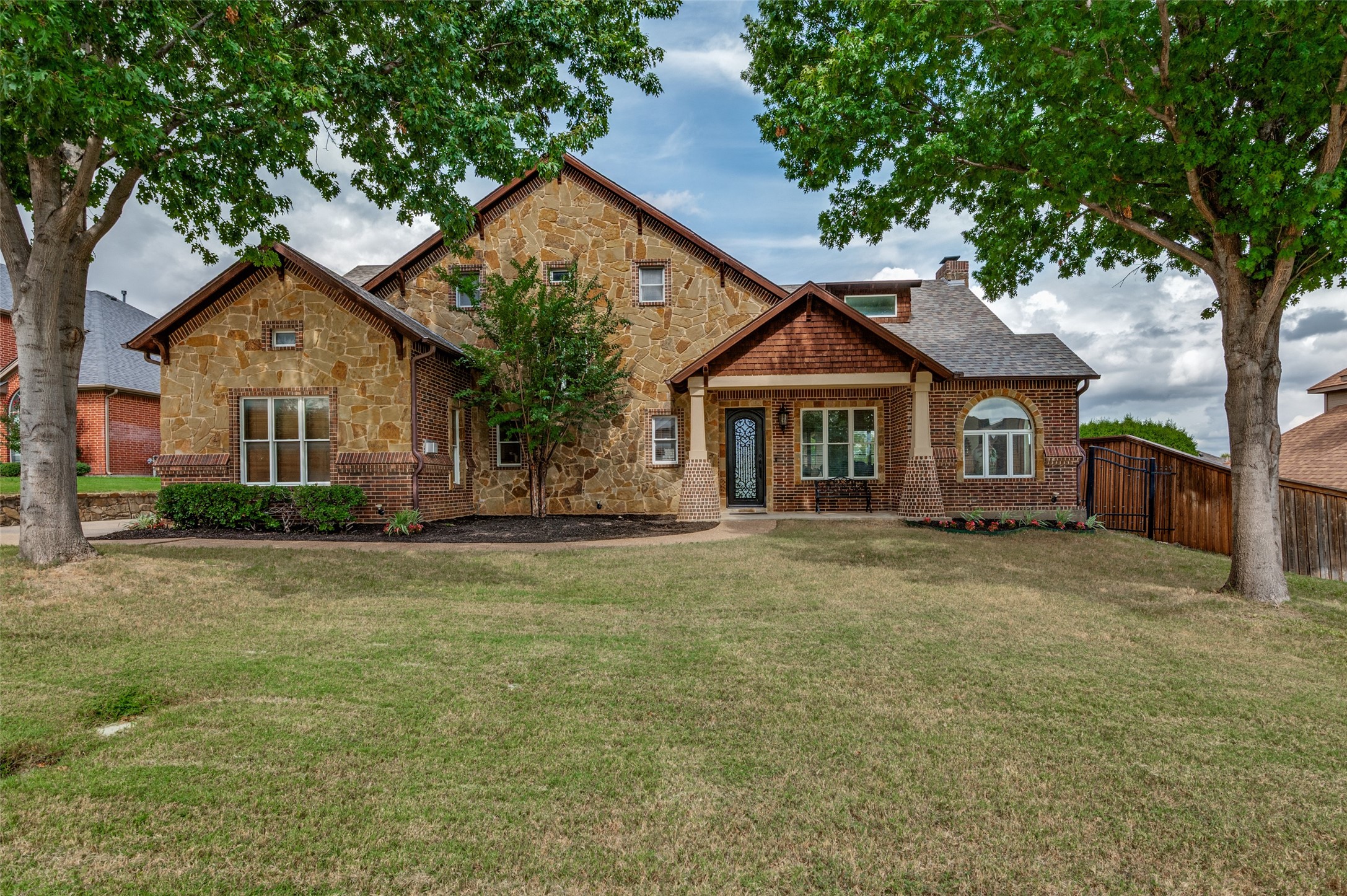 3201 Wildpointe Court — photo