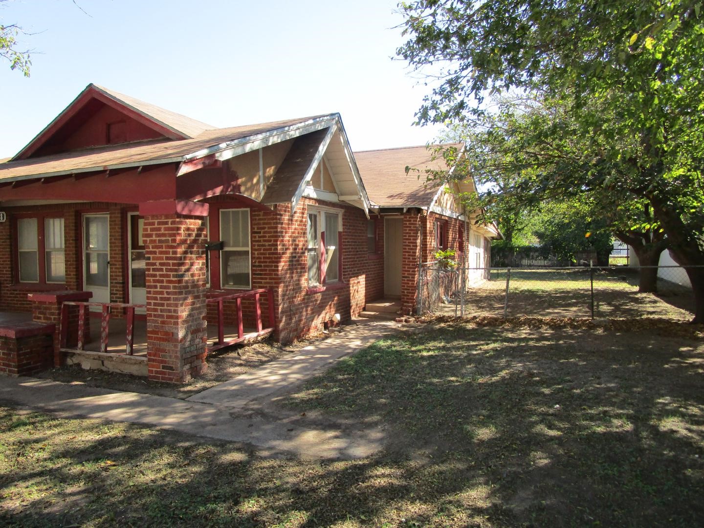 208 N Avenue E, Haskell, TX 79521 — photo 2