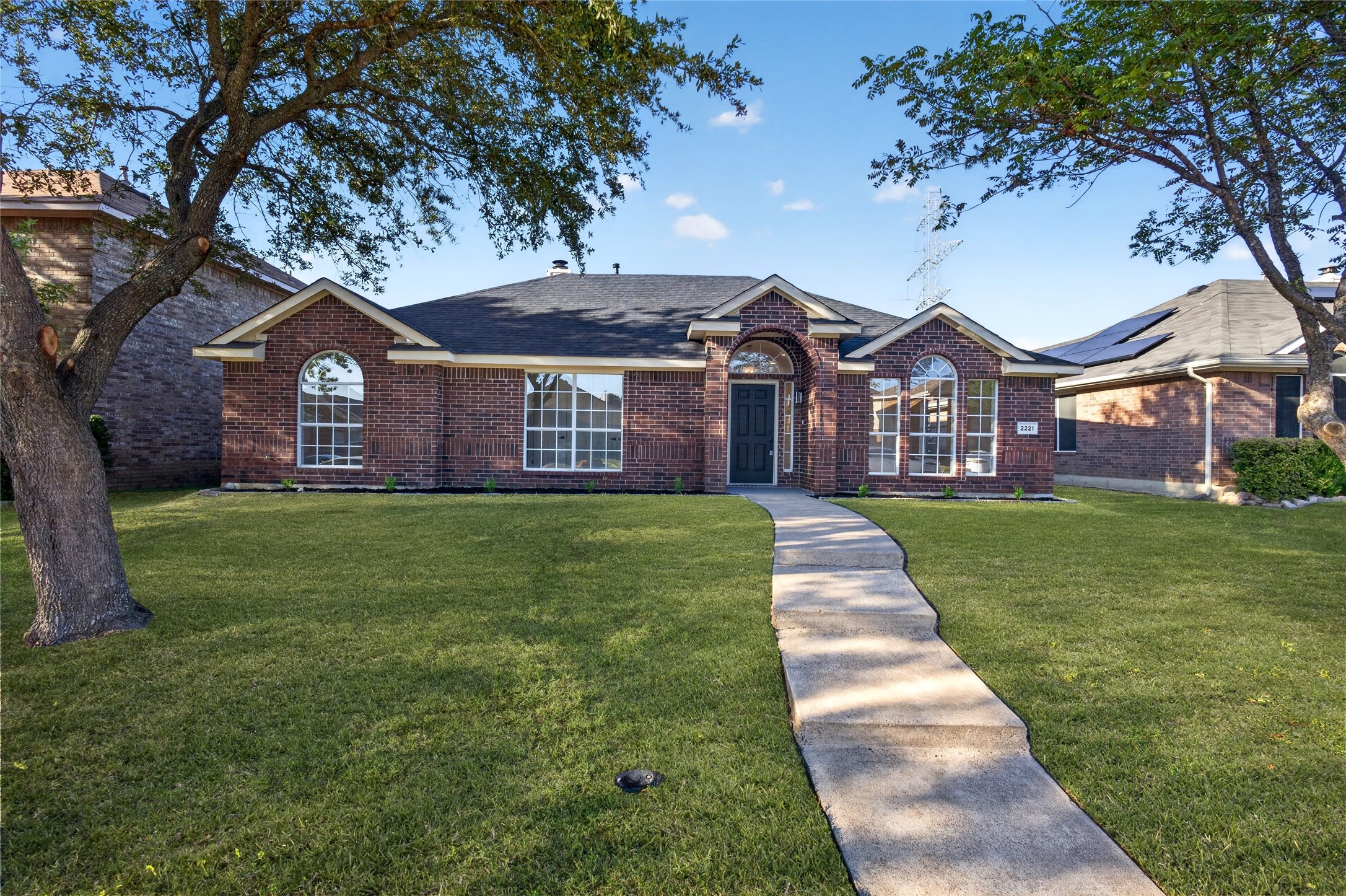 2221 Bridle Path Drive — photo