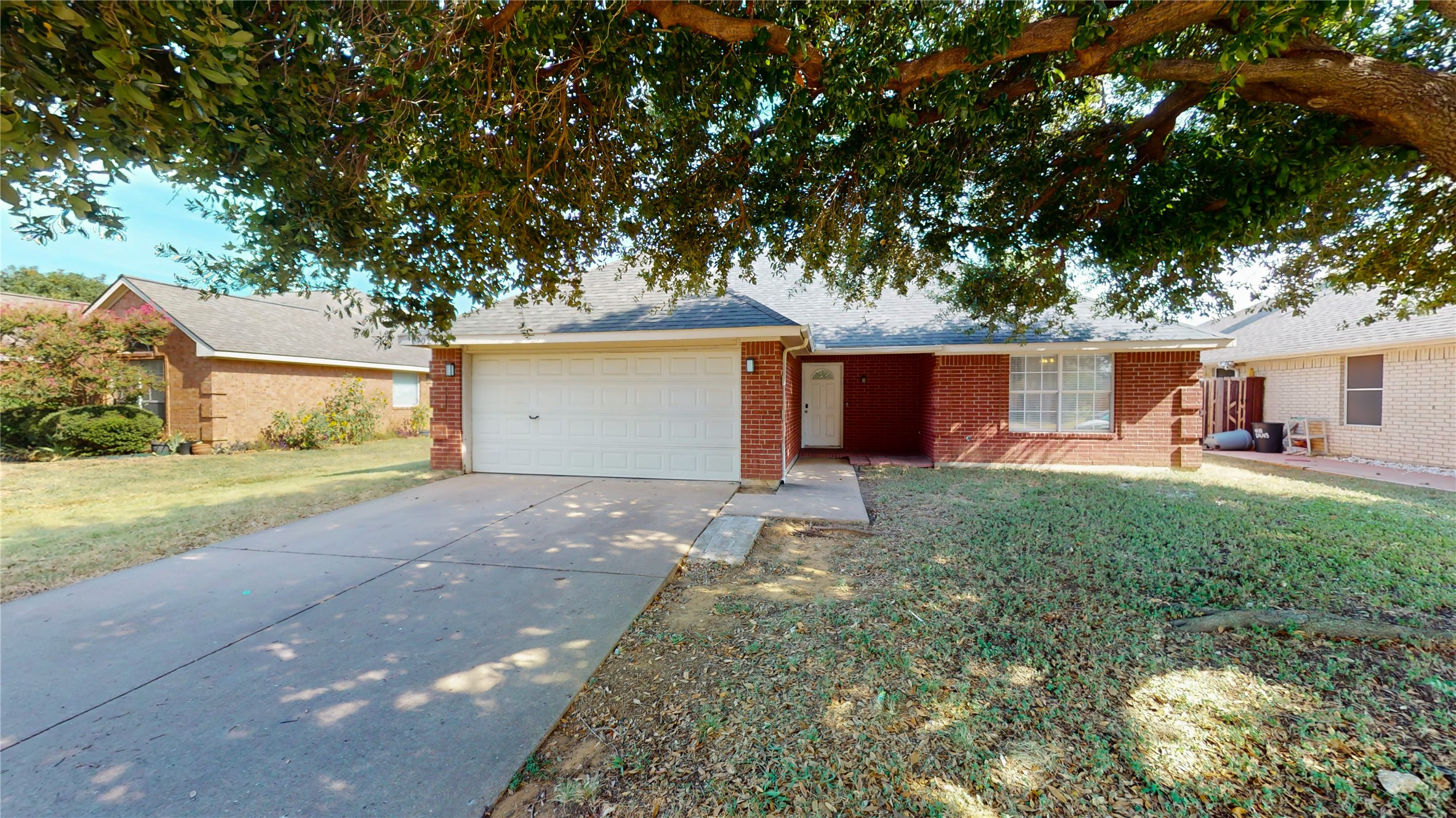 1402 Calais Court — photo