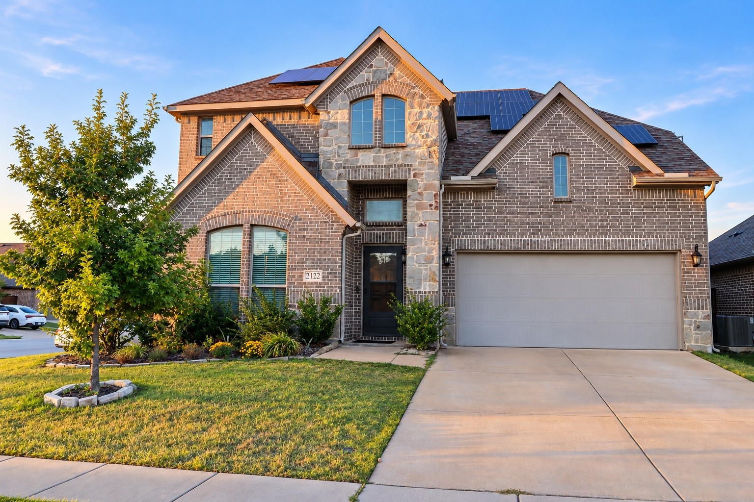 2122 Victoria Lane — photo