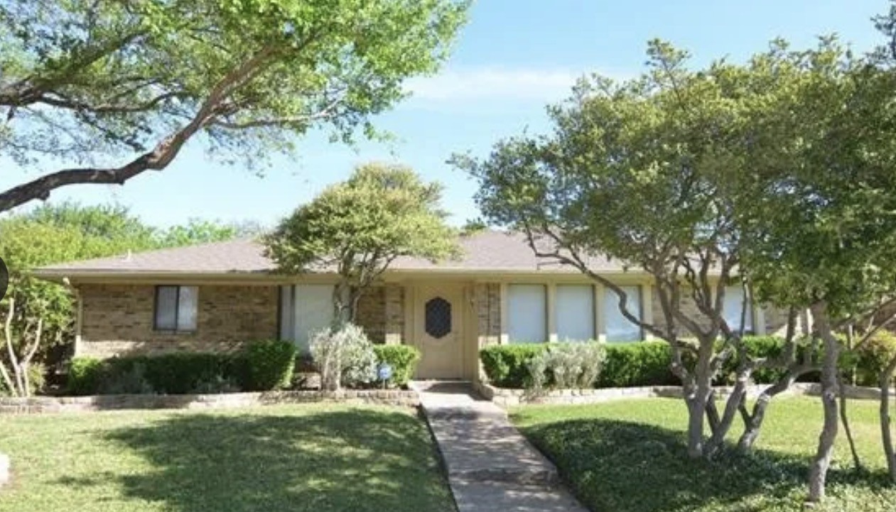 1911 E Branch Hollow Drive — photo