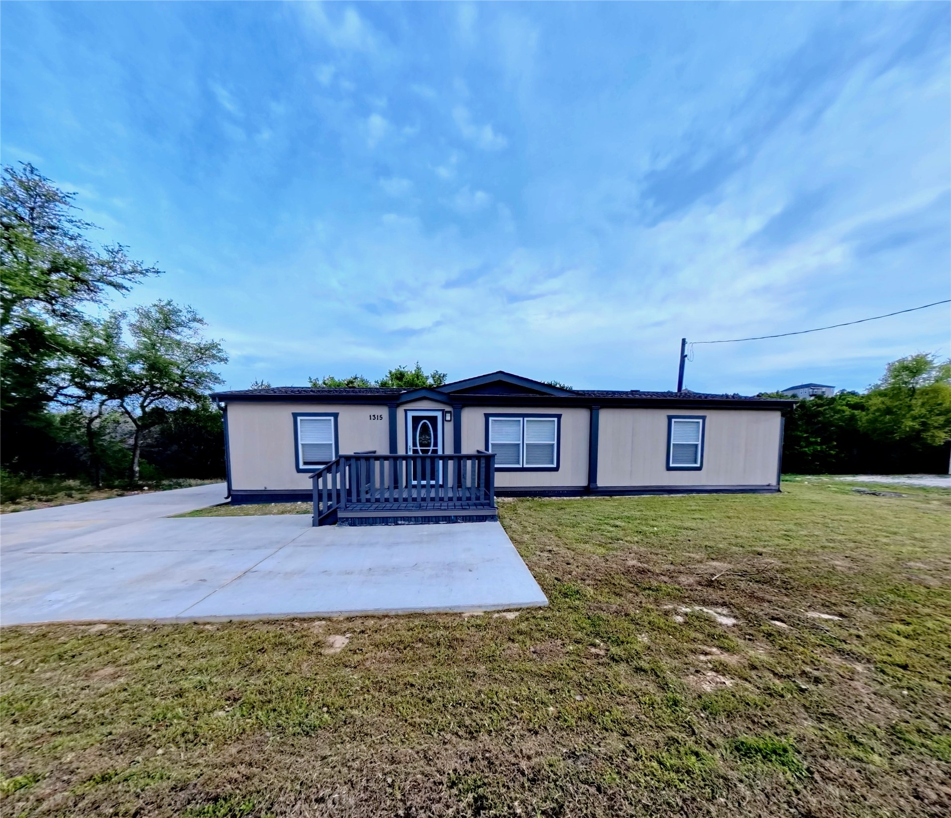 1315 Phoenix Court — photo
