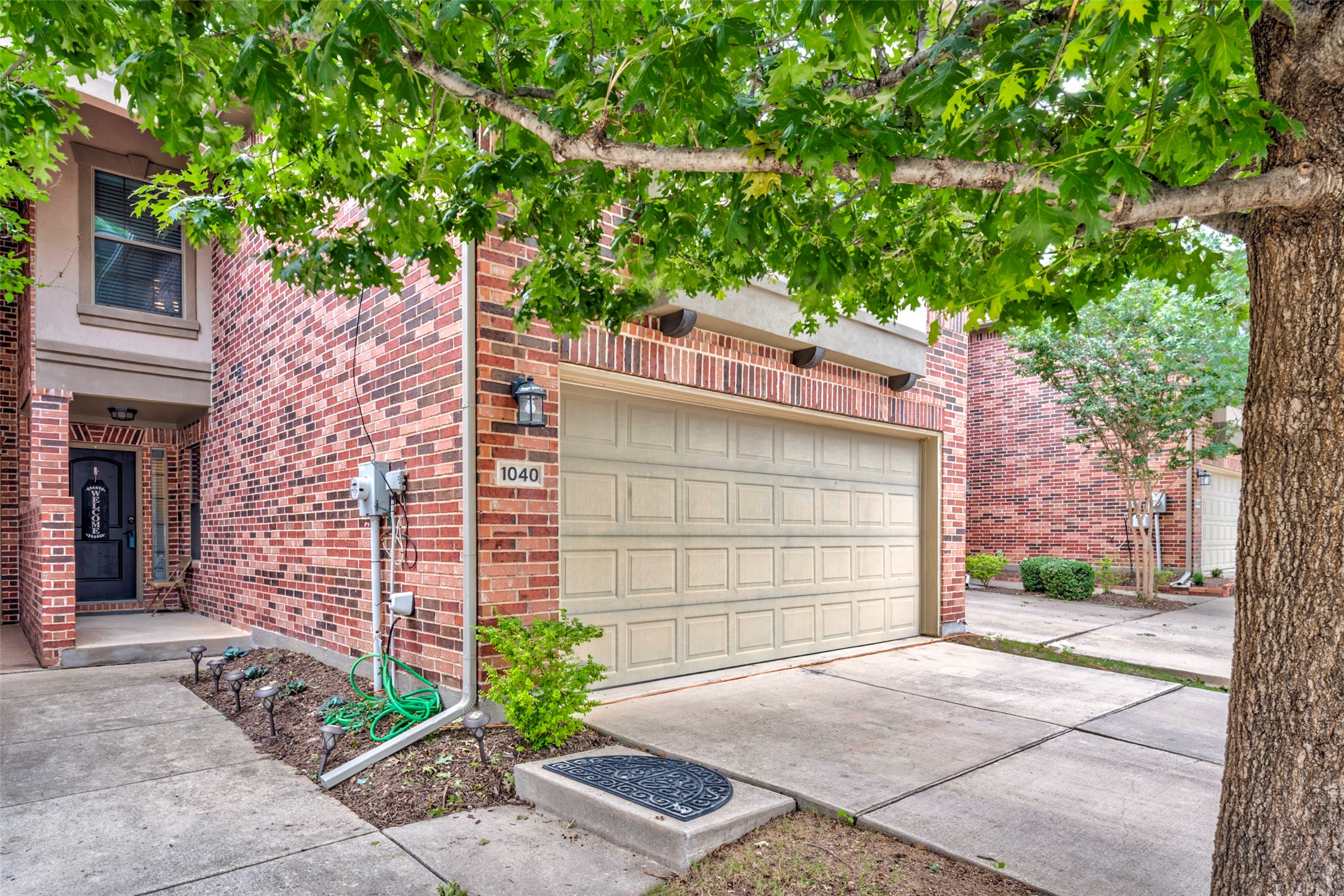1040 Lucy Lane — photo