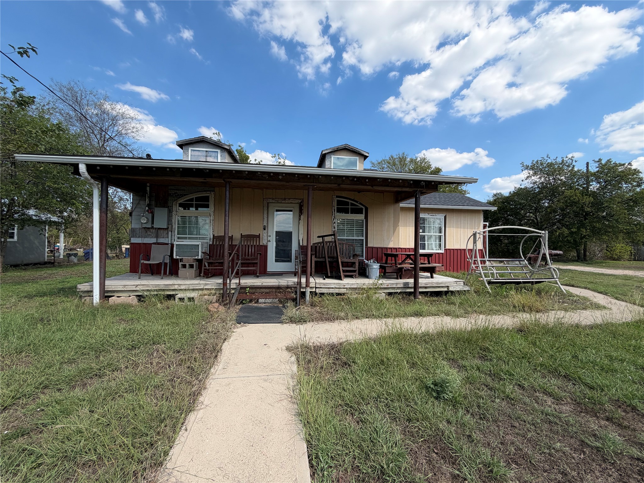 407 S Live Oak Avenue — photo