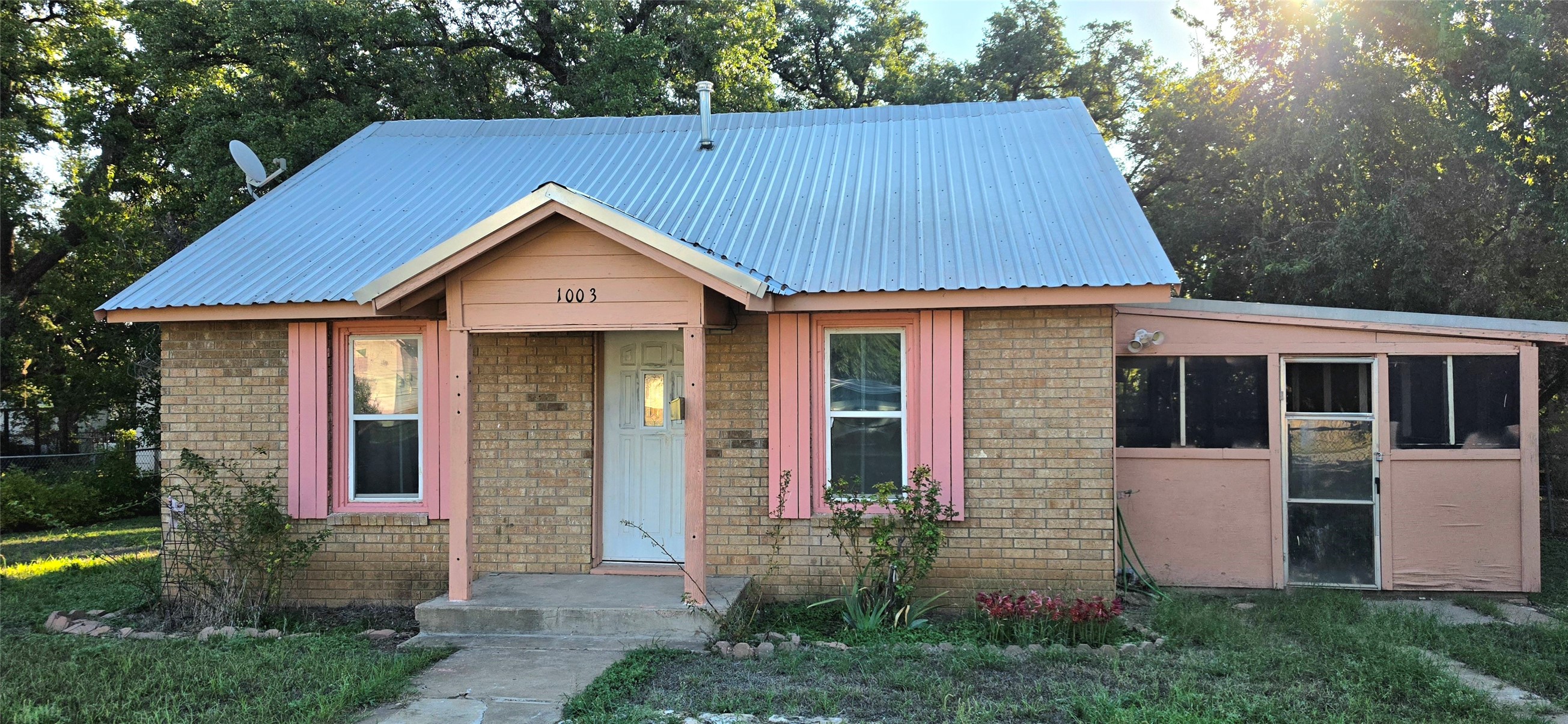 1003 S Walnut Street — photo
