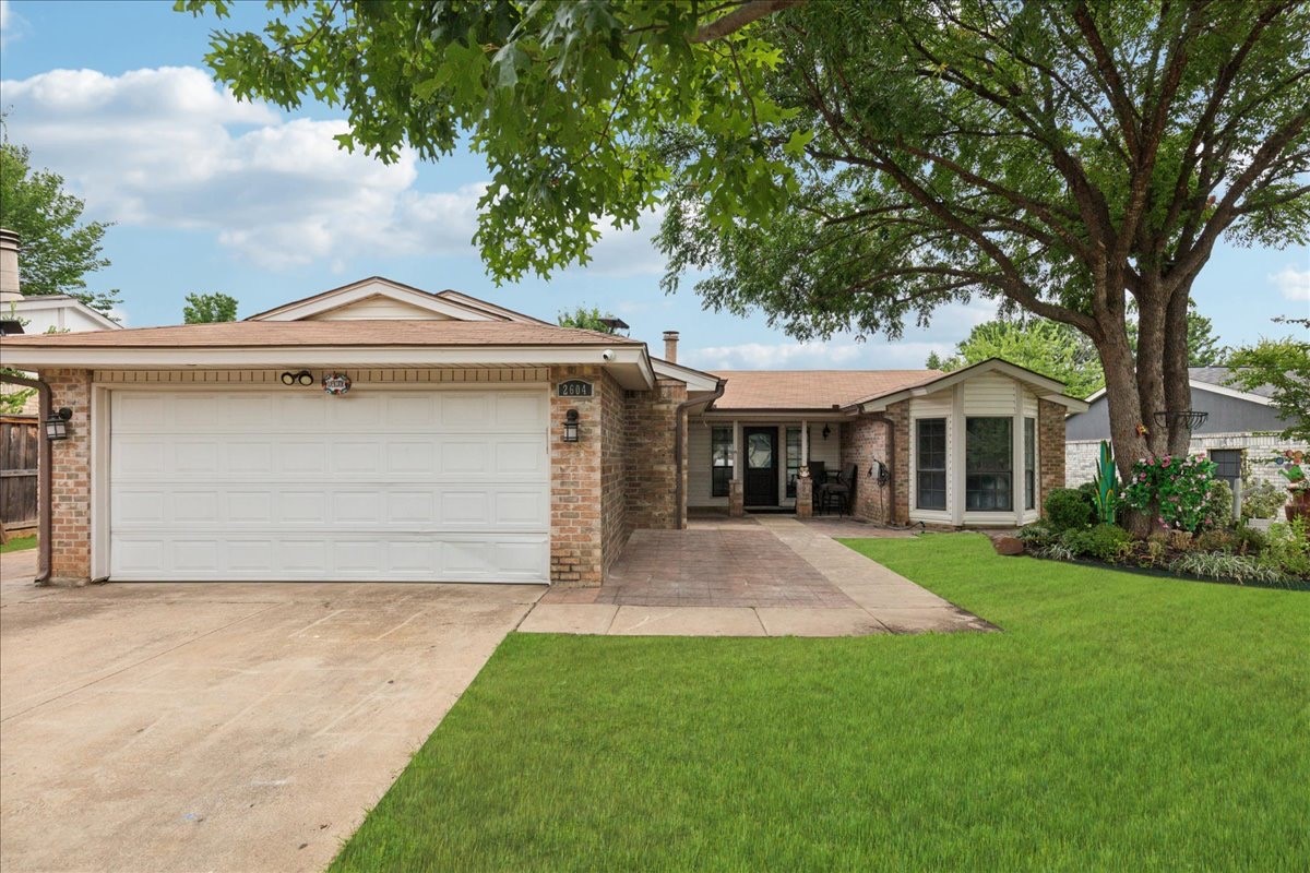 2604 Driskill Drive — photo