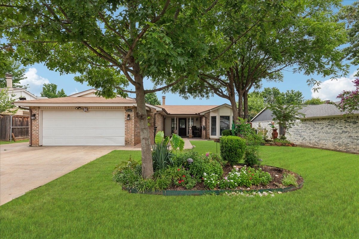 2604 Driskill Drive, Euless, TX 76039 — photo 3