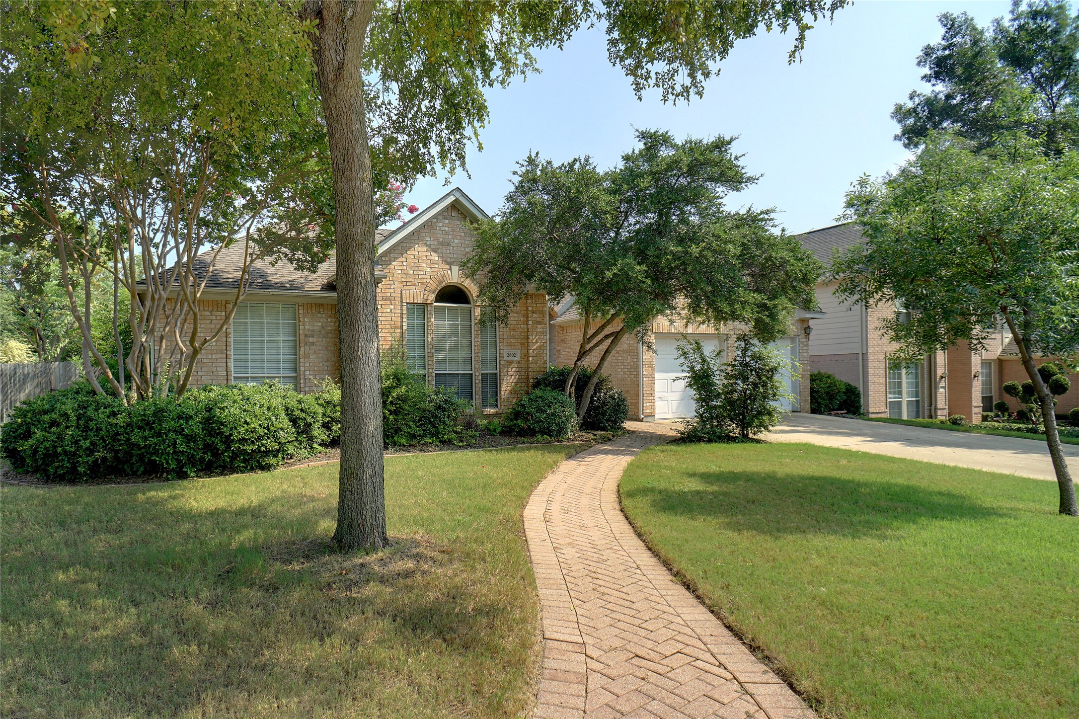 2802 Southwood Court — photo