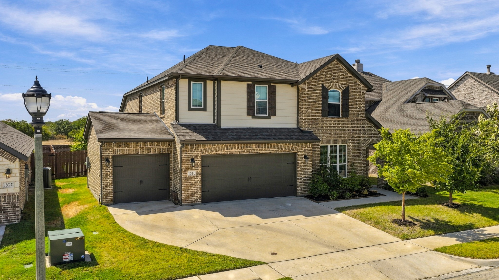 1616 Somerset Lane — photo