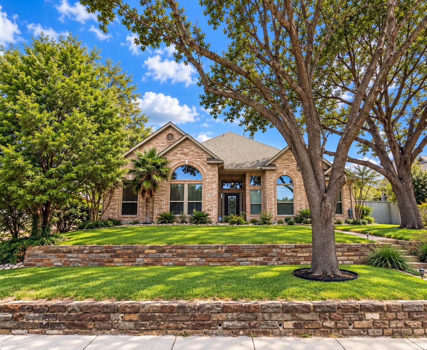 2990 Hillingdon Drive — photo