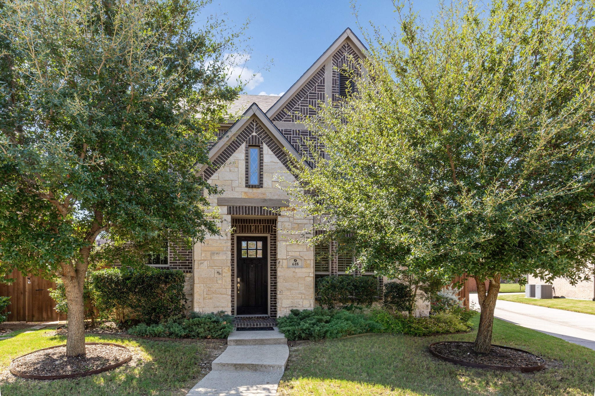618 Cano Street — photo