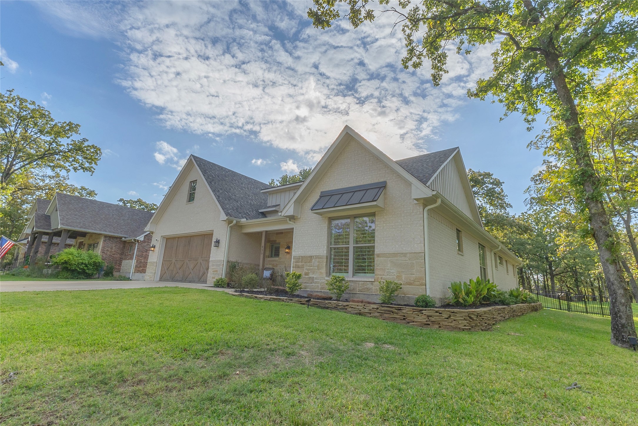 239 Colonial Drive — photo