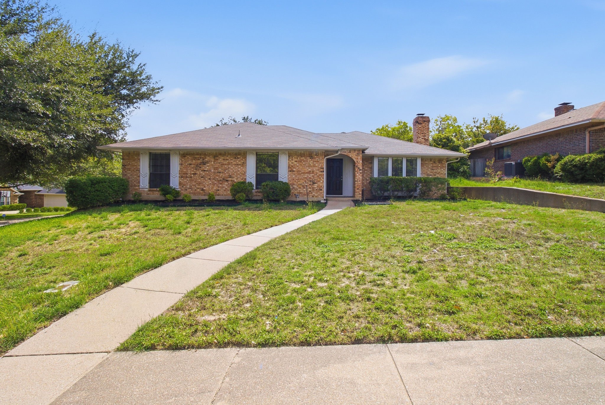 438 Blueridge Drive — photo