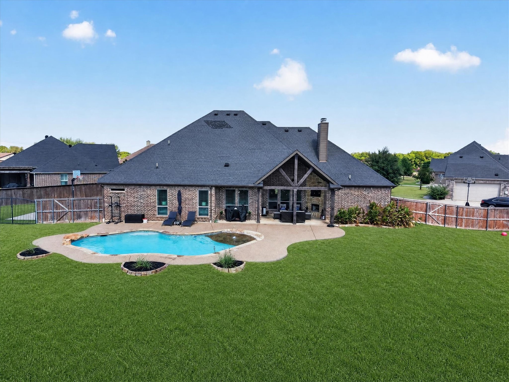 2310 River Bend Court — photo