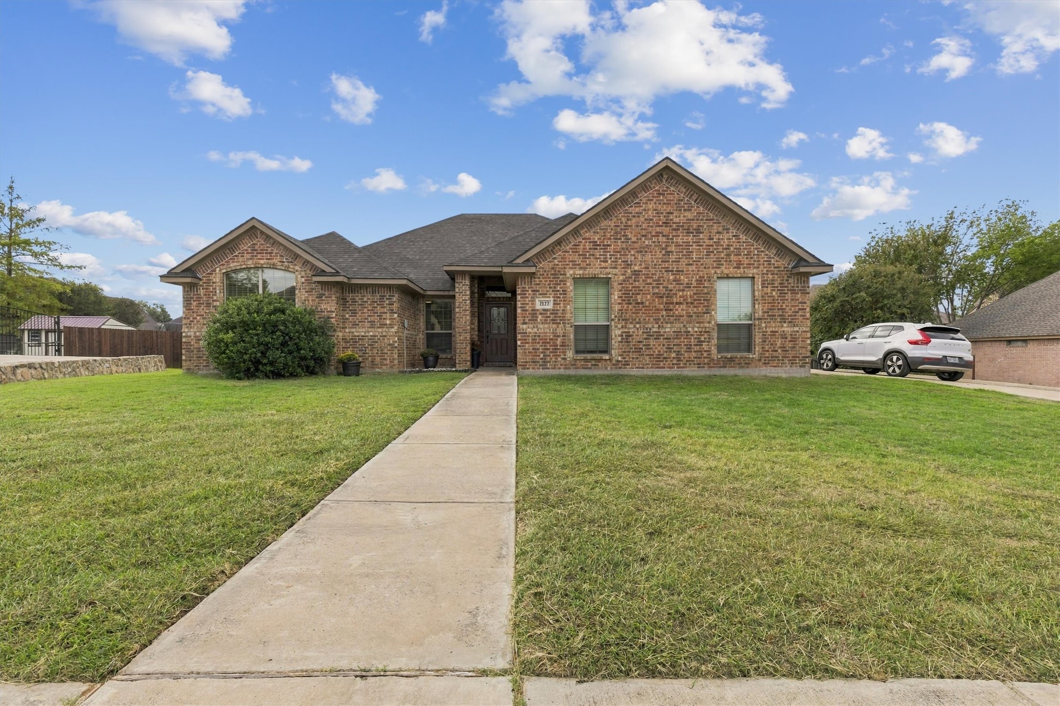 2122 Valley Drive — photo