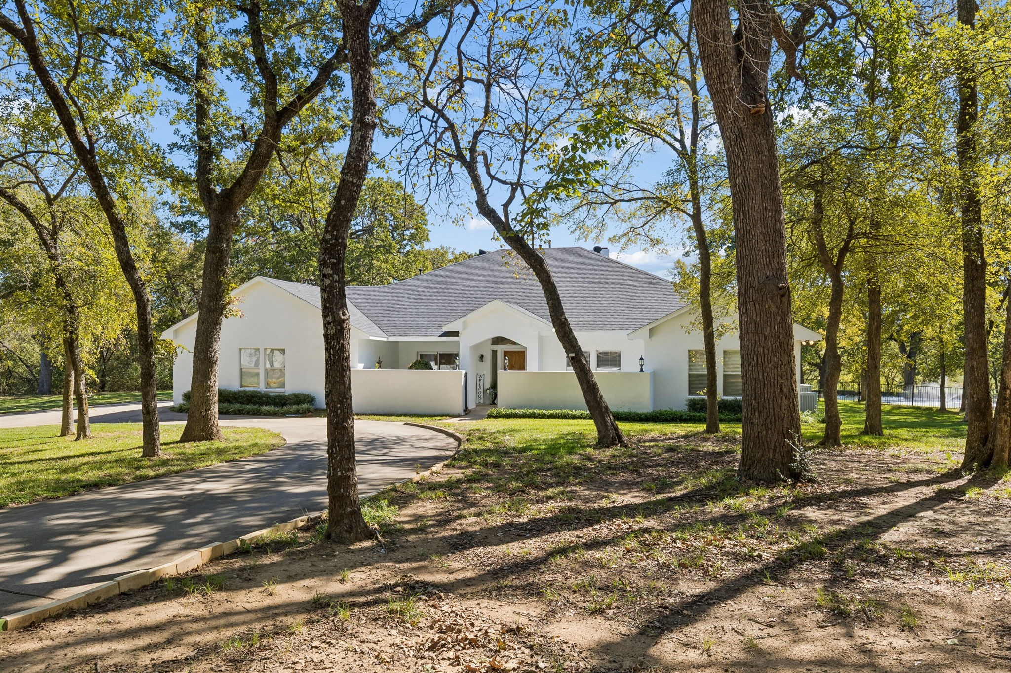 951 Oak Hill Court — photo