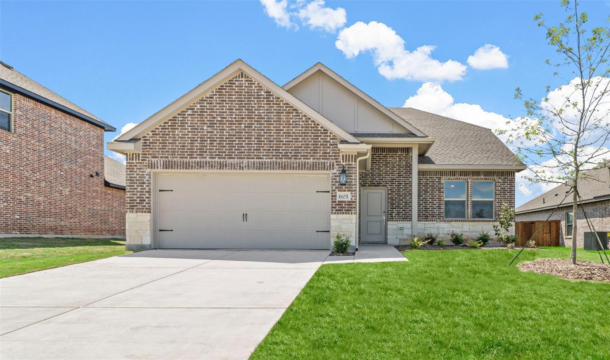 605 Ridgewood Drive — photo