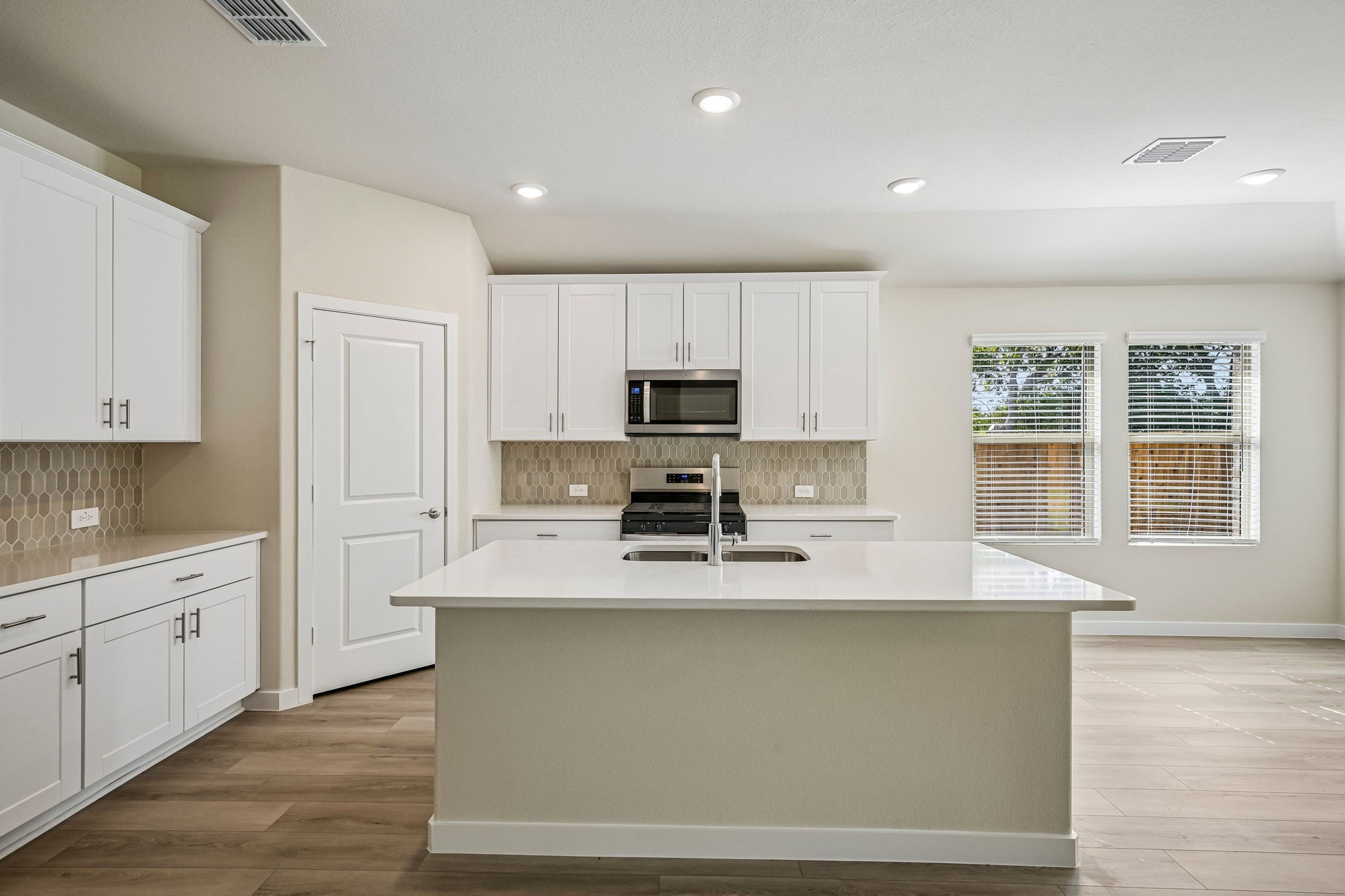 2509 Grand Canyon Street — photo