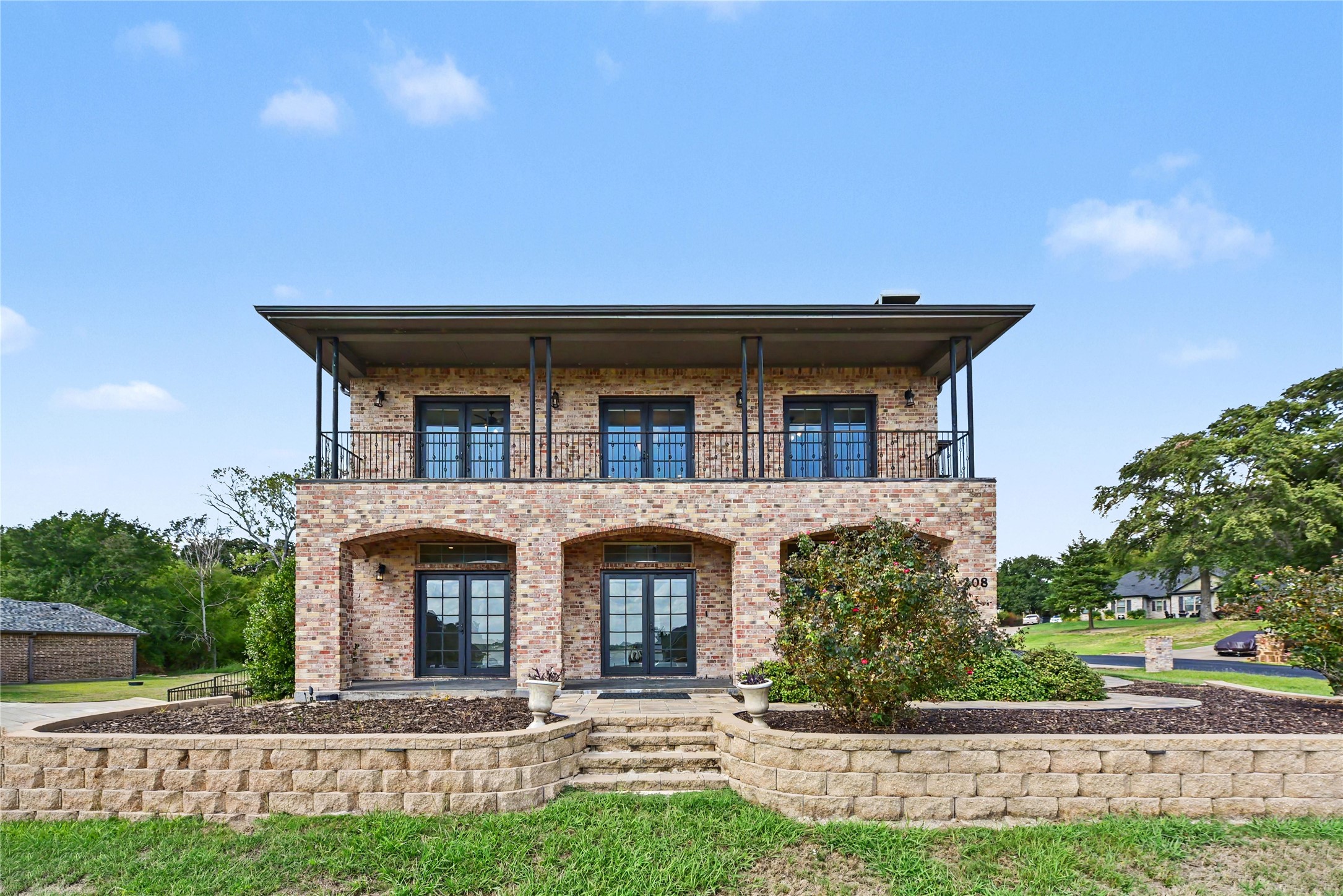 208 Cape Shore Drive — photo