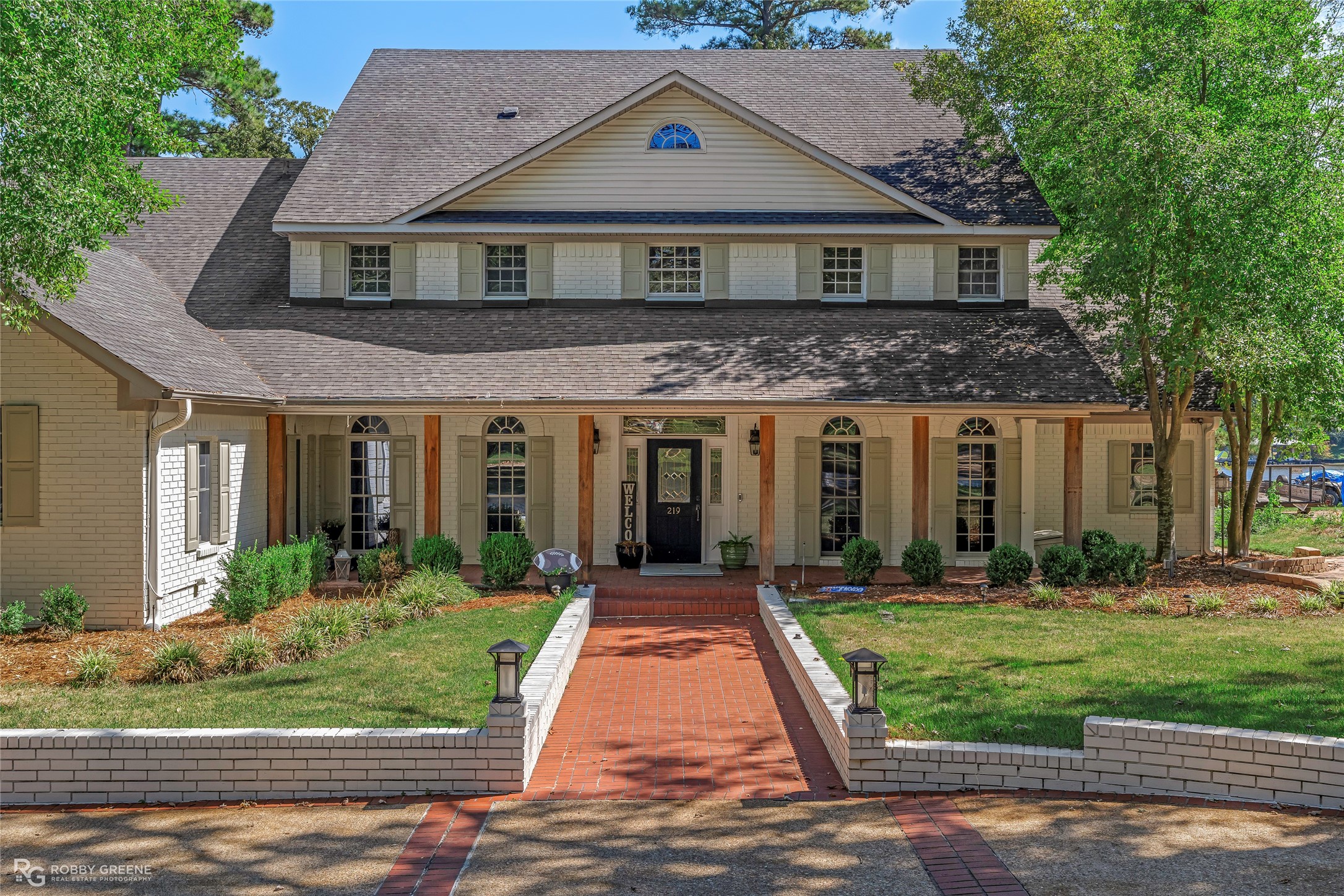 219 Bay Hills Drive — photo