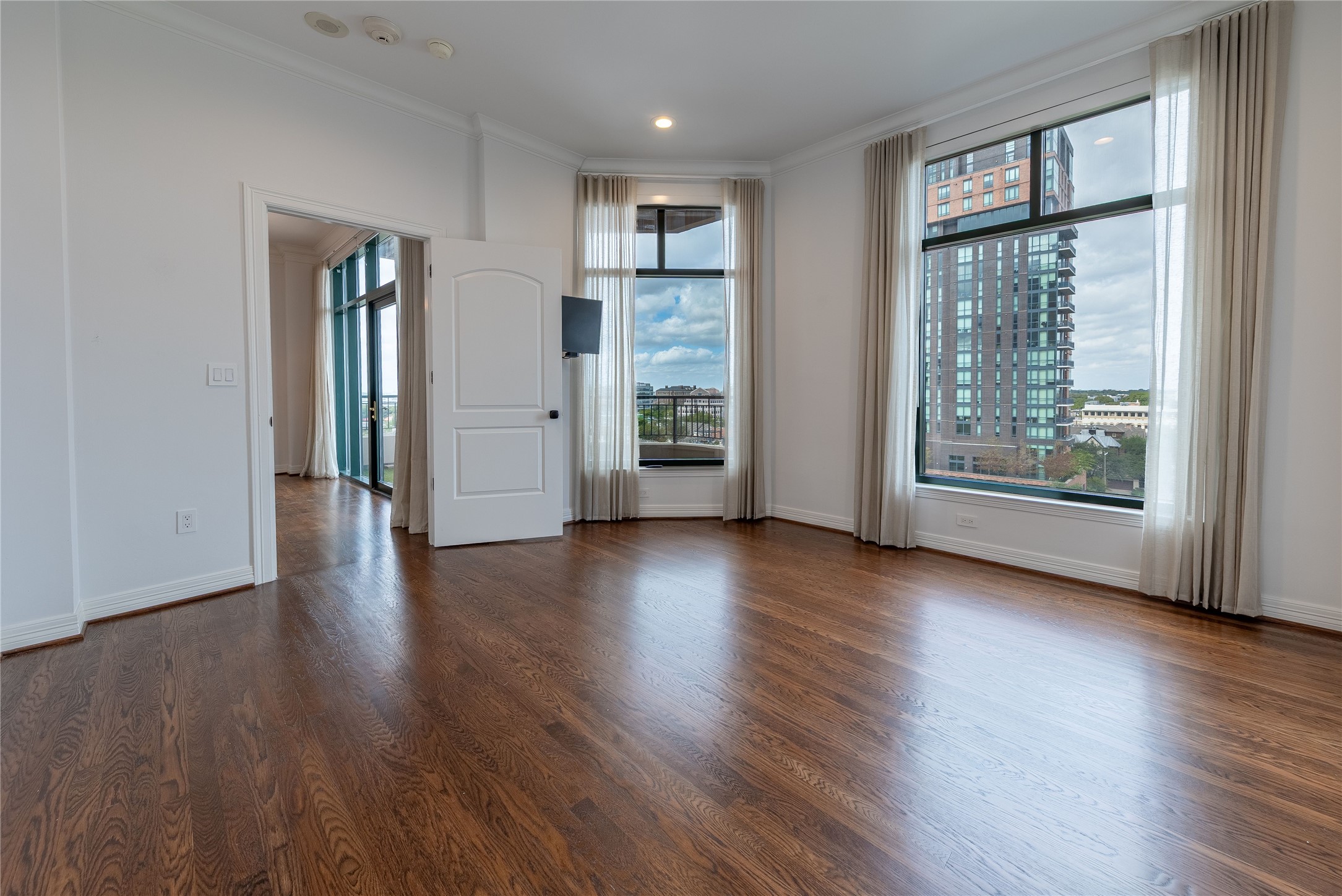 2828 Hood Street Unit 801 — photo