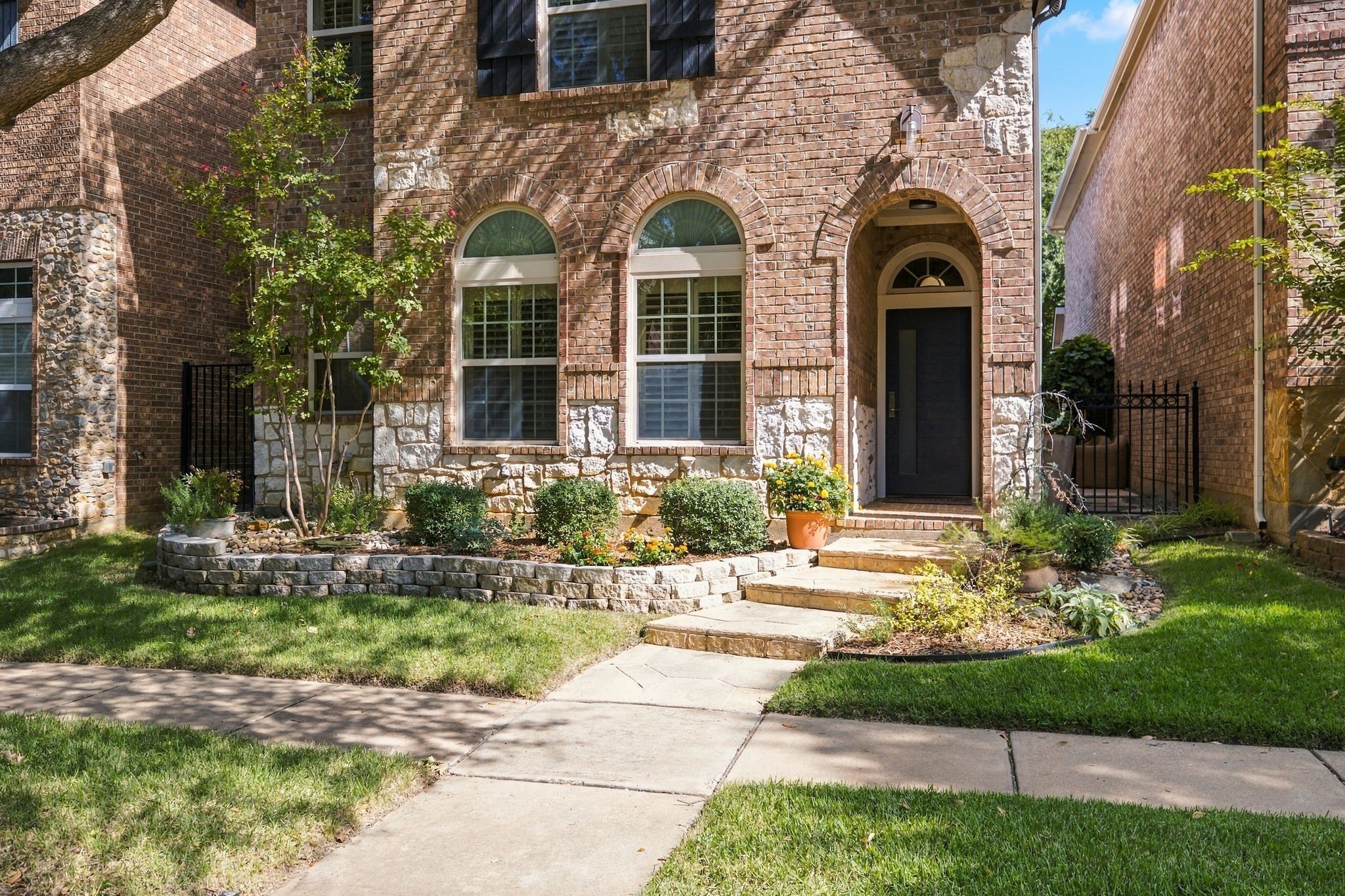 227 Buckingham Avenue, Euless, TX 76040 — photo 3