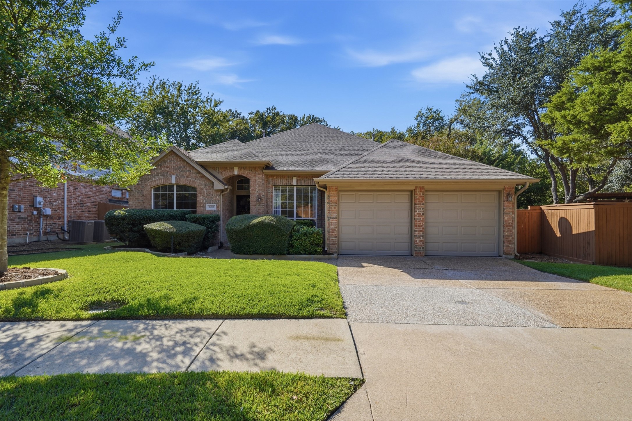 2902 Glen Hollow Court — photo