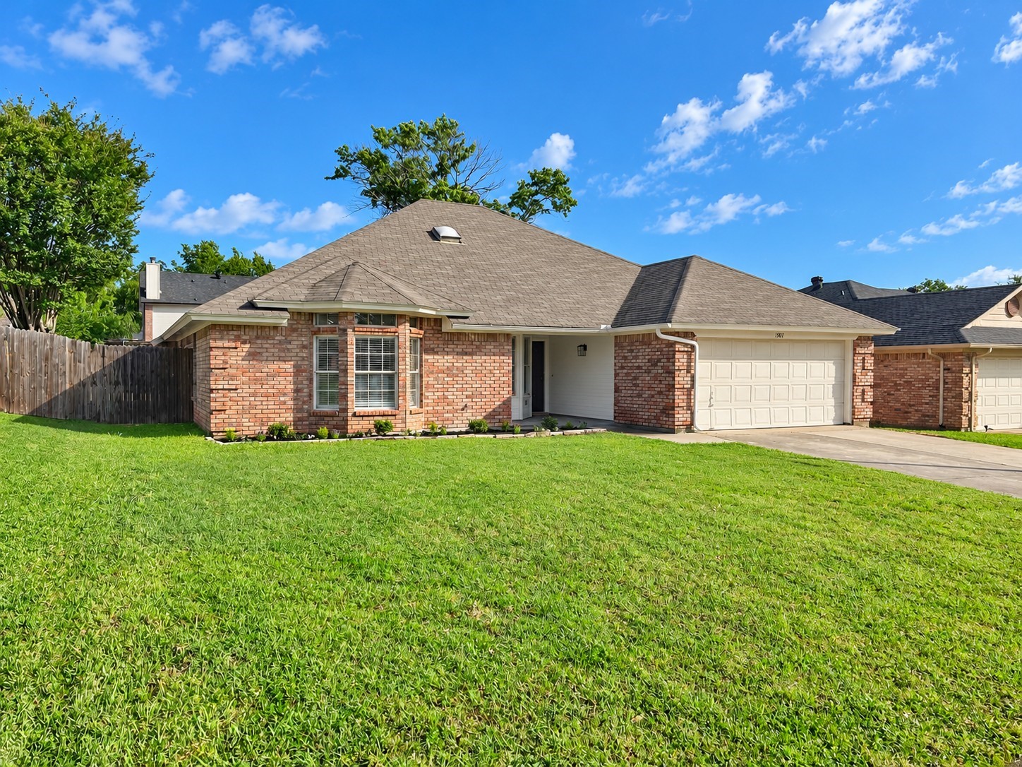 1507 Lincoln Drive — photo