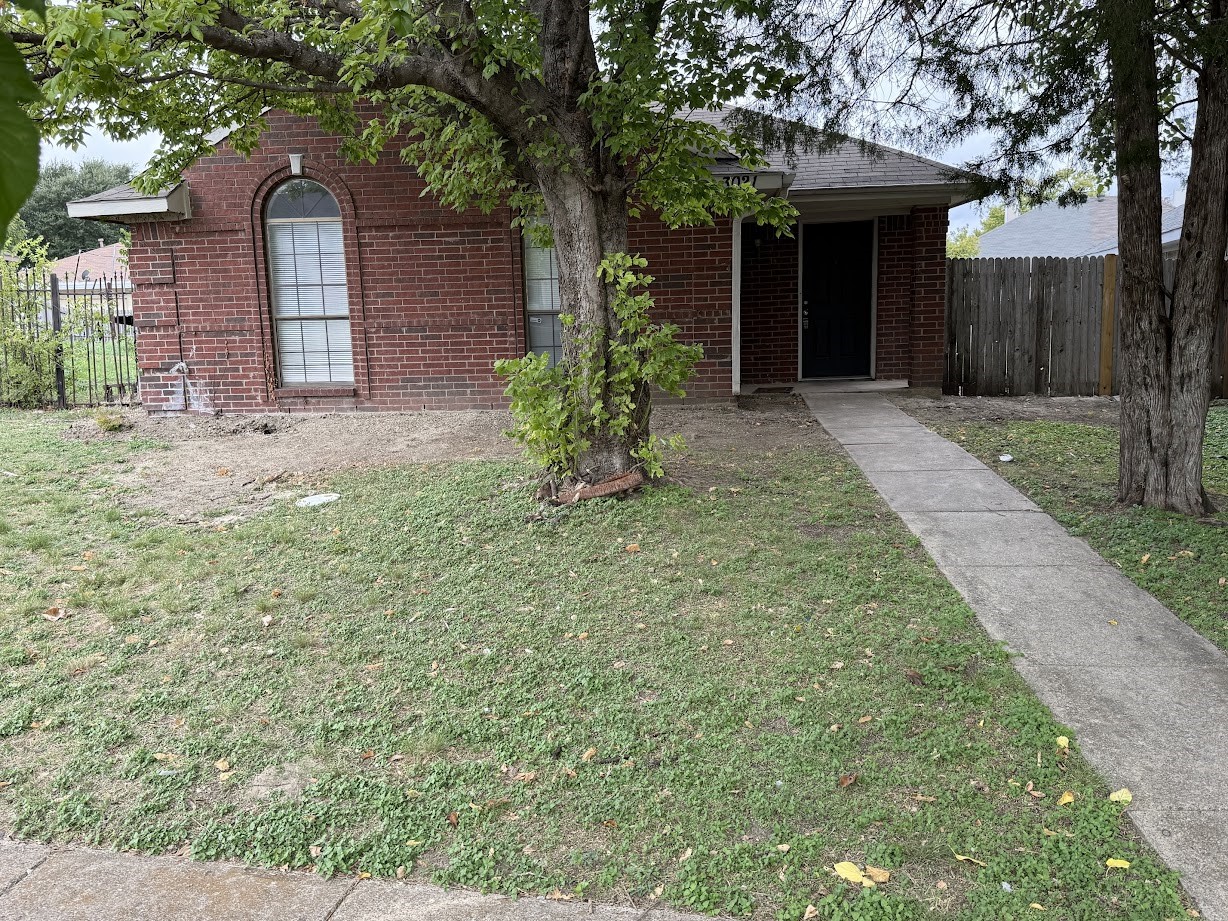 3021 Lawndale Drive — photo