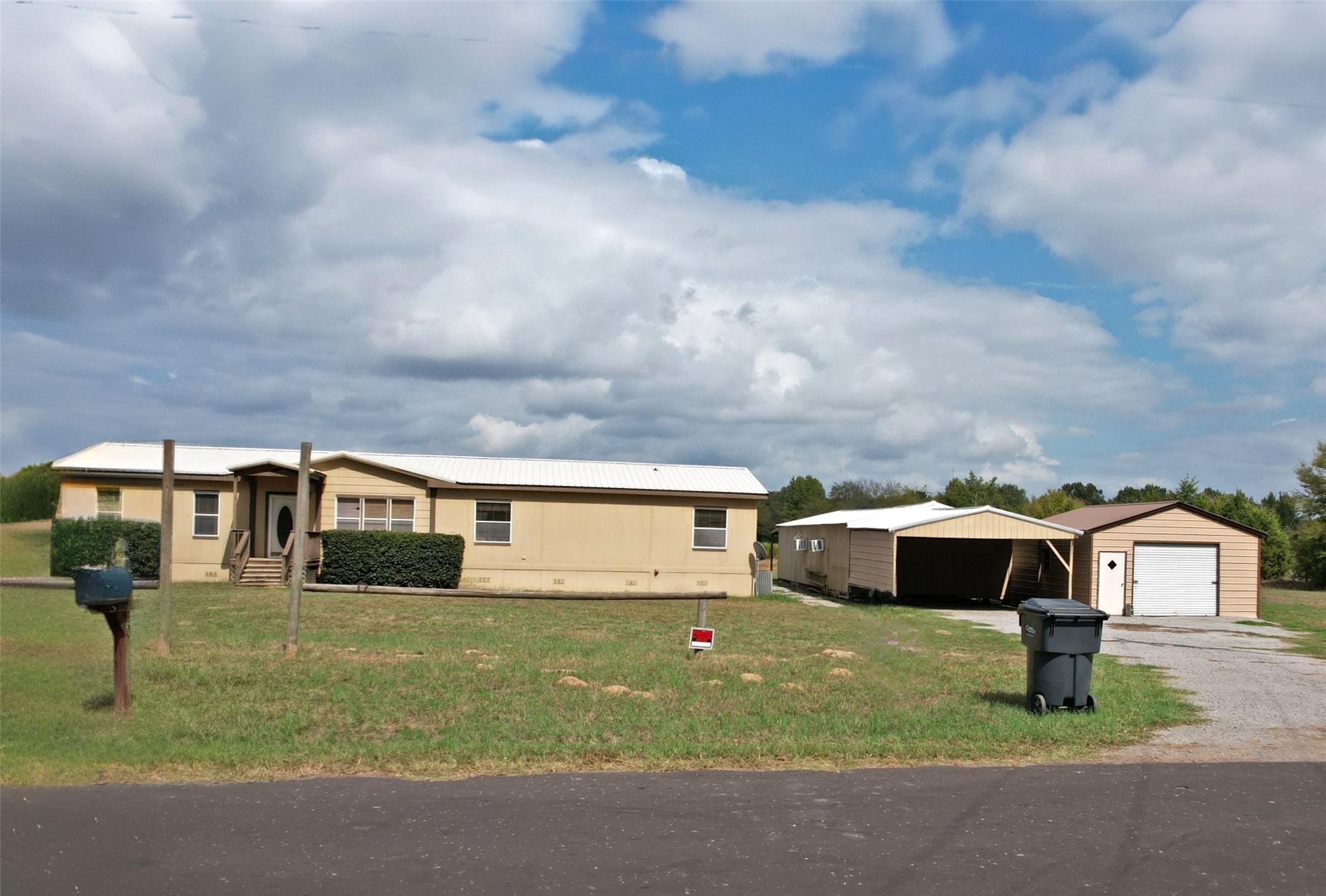 1820 County Road 1410 — photo