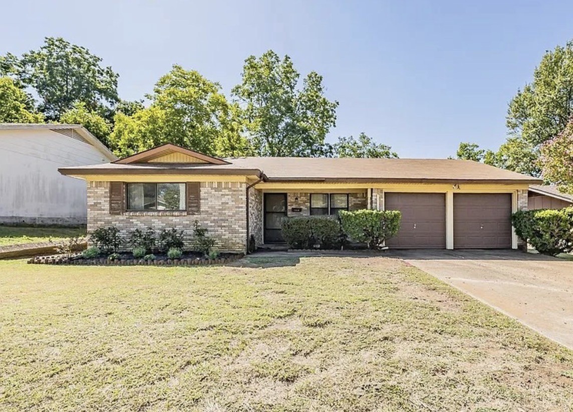 1112 Paula Drive — photo
