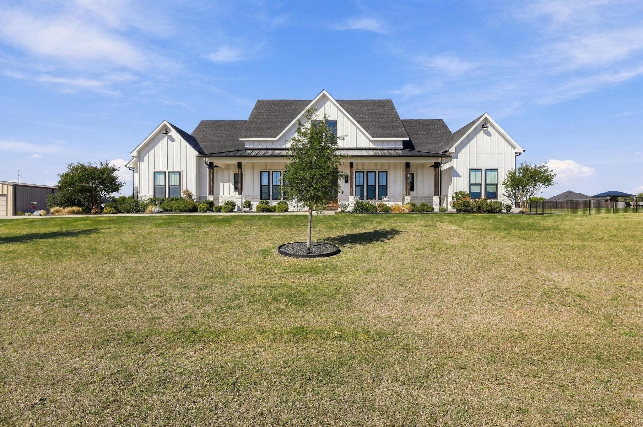 222 Magnolia Drive — photo