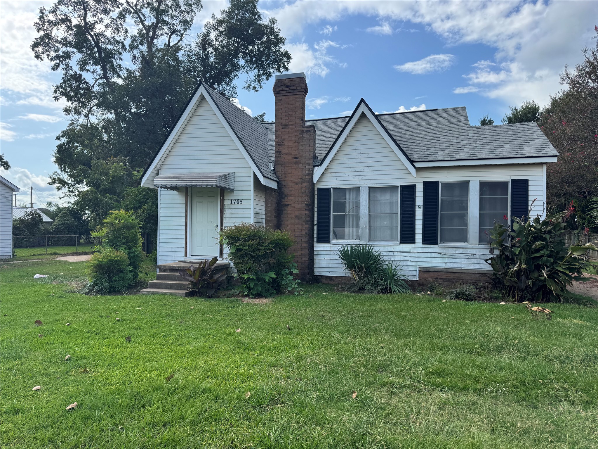 1705 Benton Road — photo