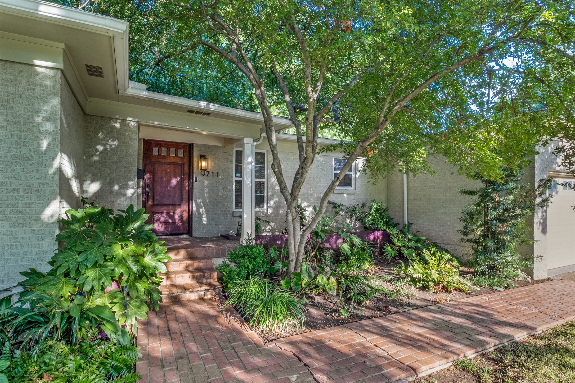 9711 E Lake Highlands Drive — photo